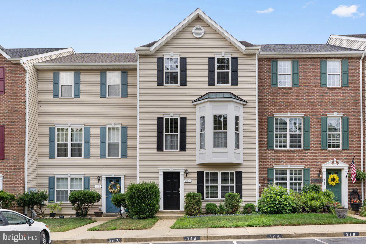 CHAPLINE PLACE - Residential