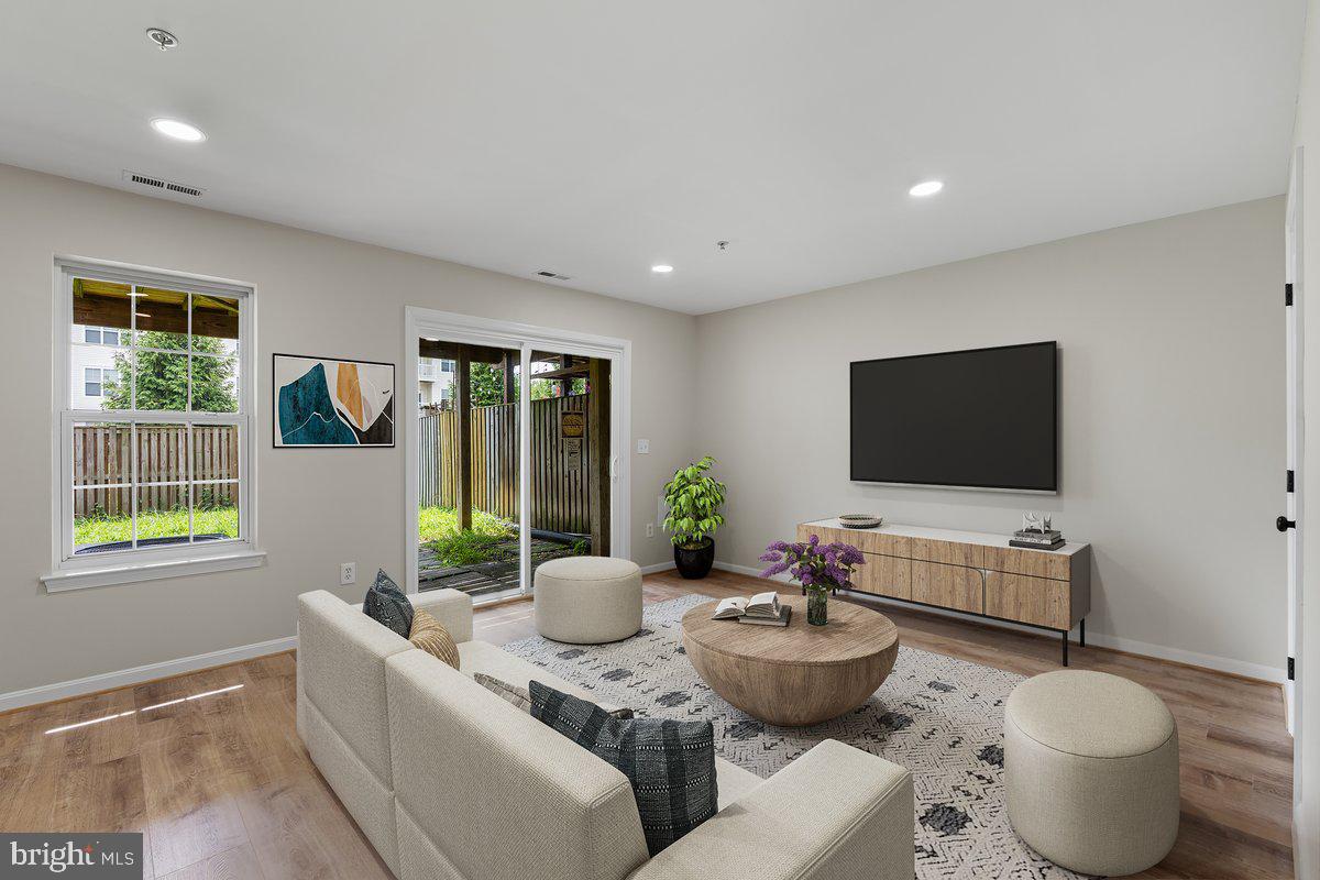 CHAPLINE PLACE - Residential