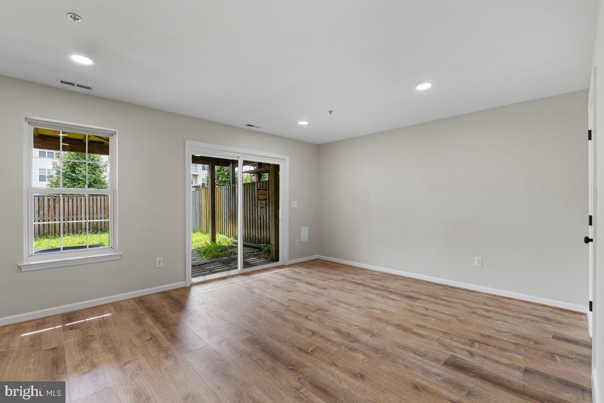 CHAPLINE PLACE - Residential