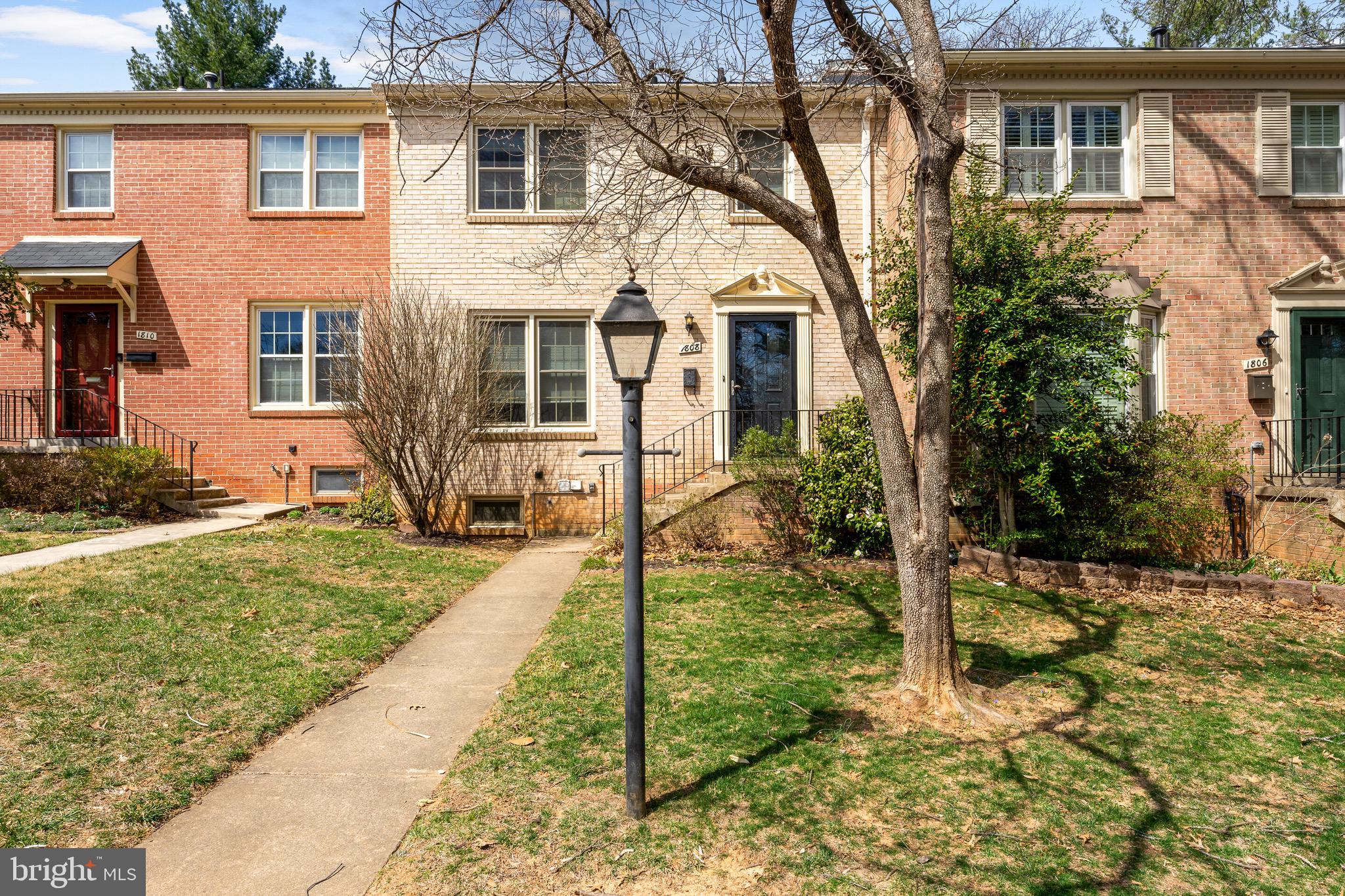 RESTON - Residential Lease