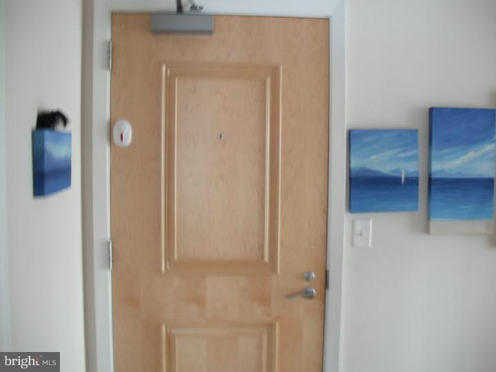 This garden style unit offers fantastic views of the Bridge and Delaware River. Secluded patio offers a nice lawn and is fenced in for privacy. Kitchen has stainless steel appliances, granite countertops and a marble bath. This unit includes 1 car parking.