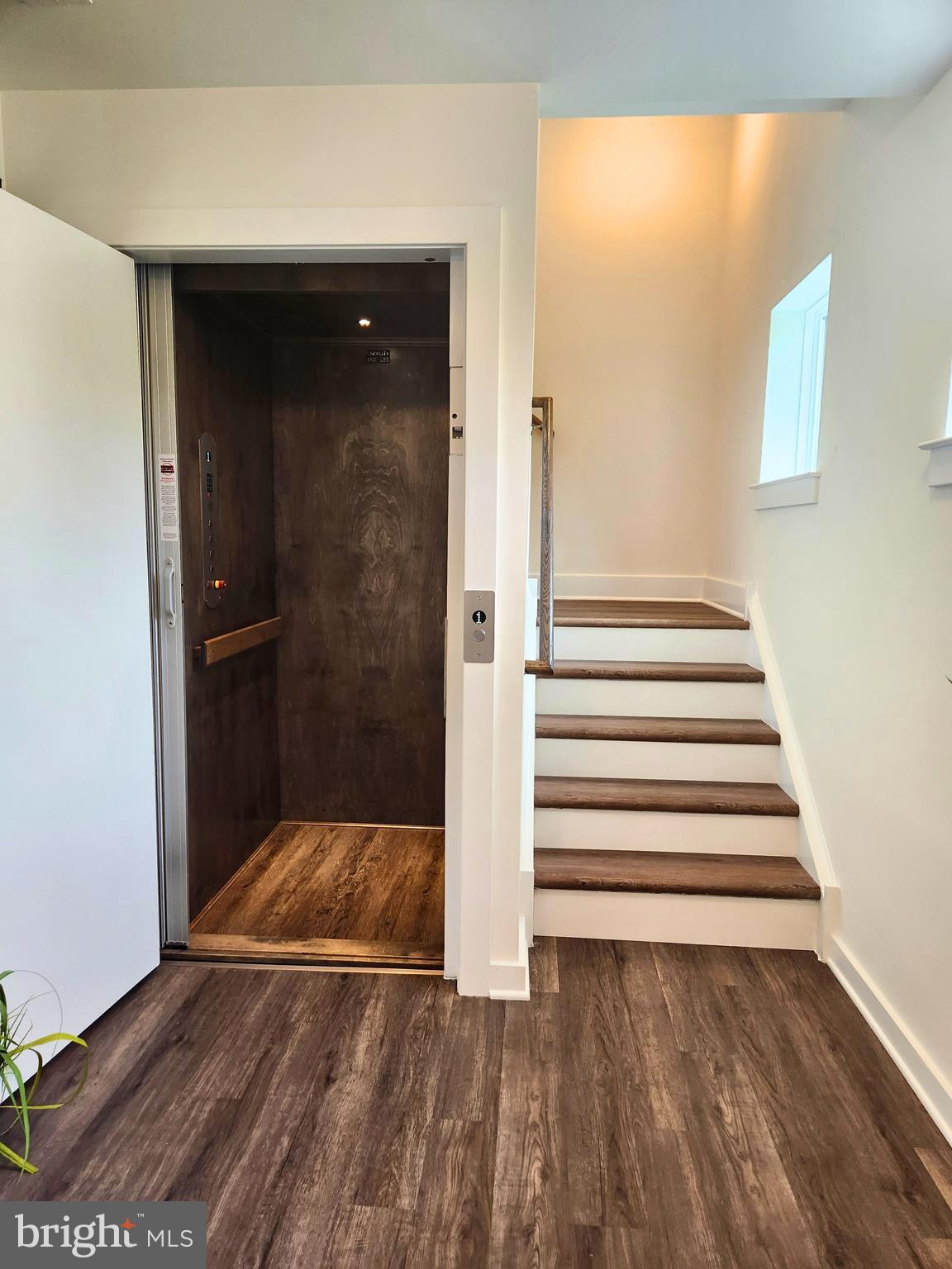 RIVER PLACE - Residential