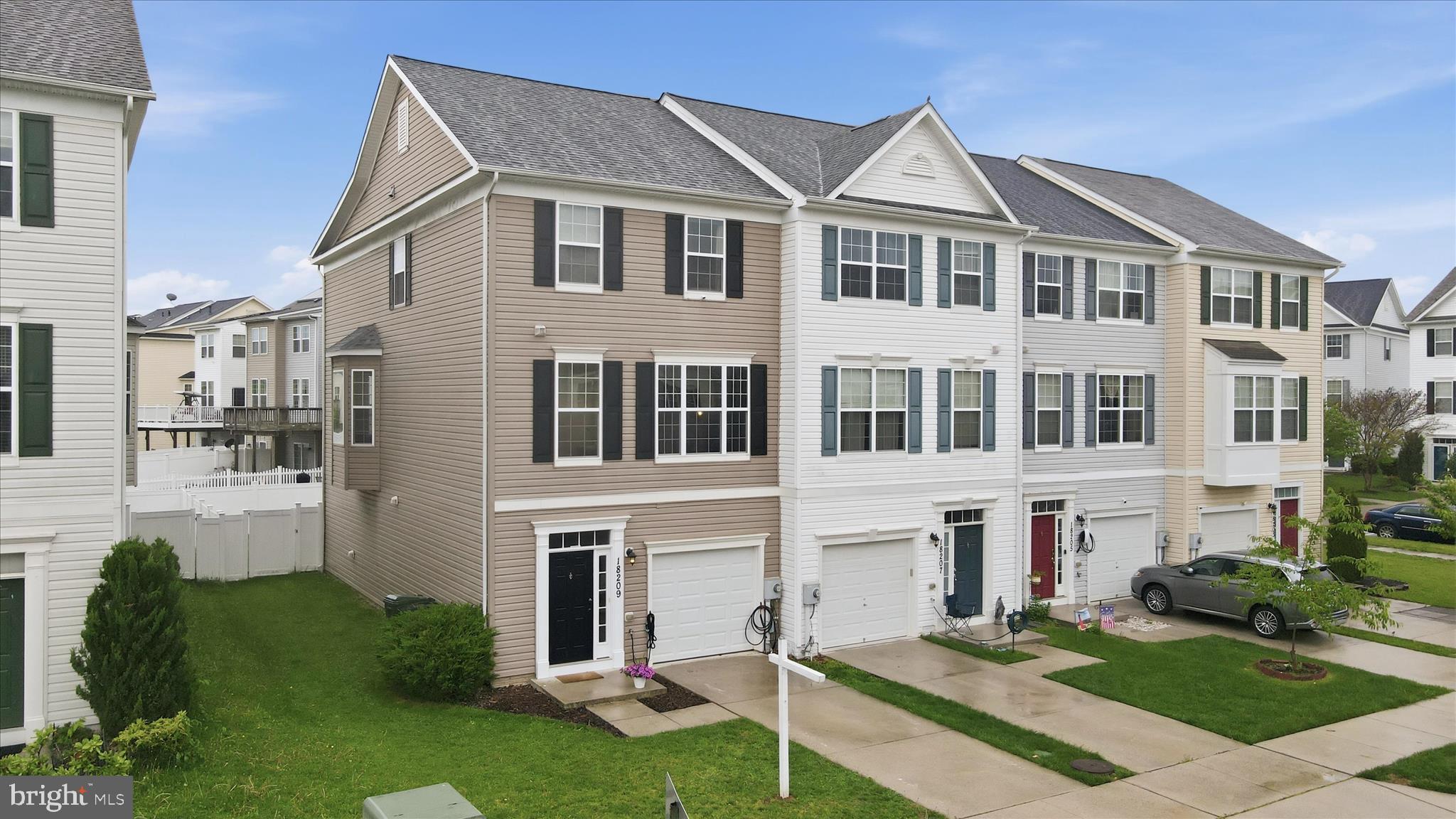 COLLEGIATE ACRES - Residential
