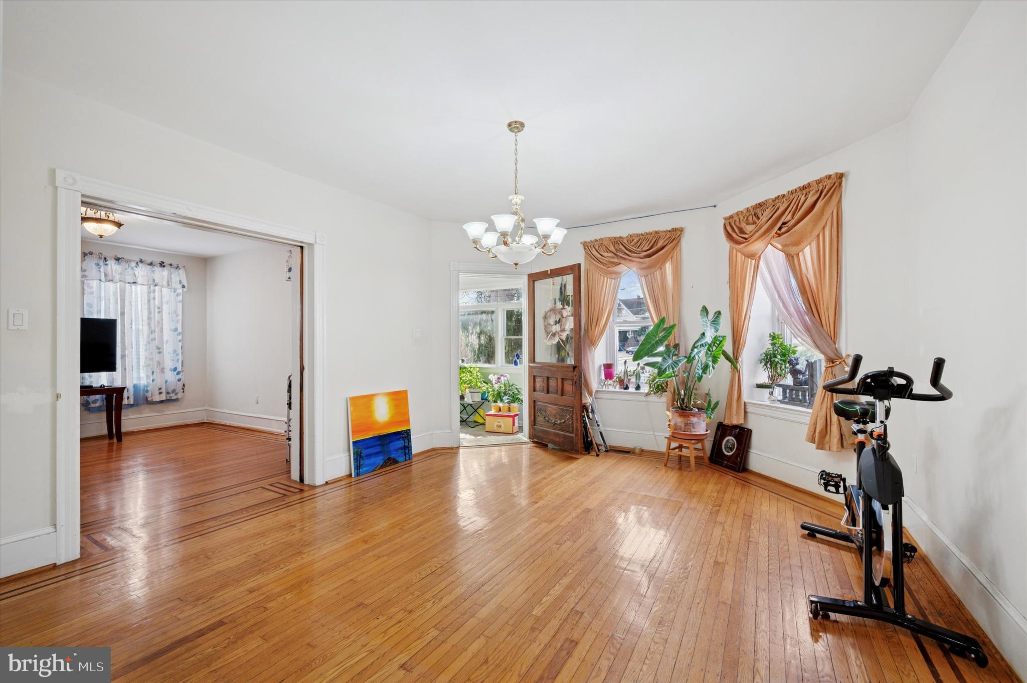 EAST OAK LANE - Residential