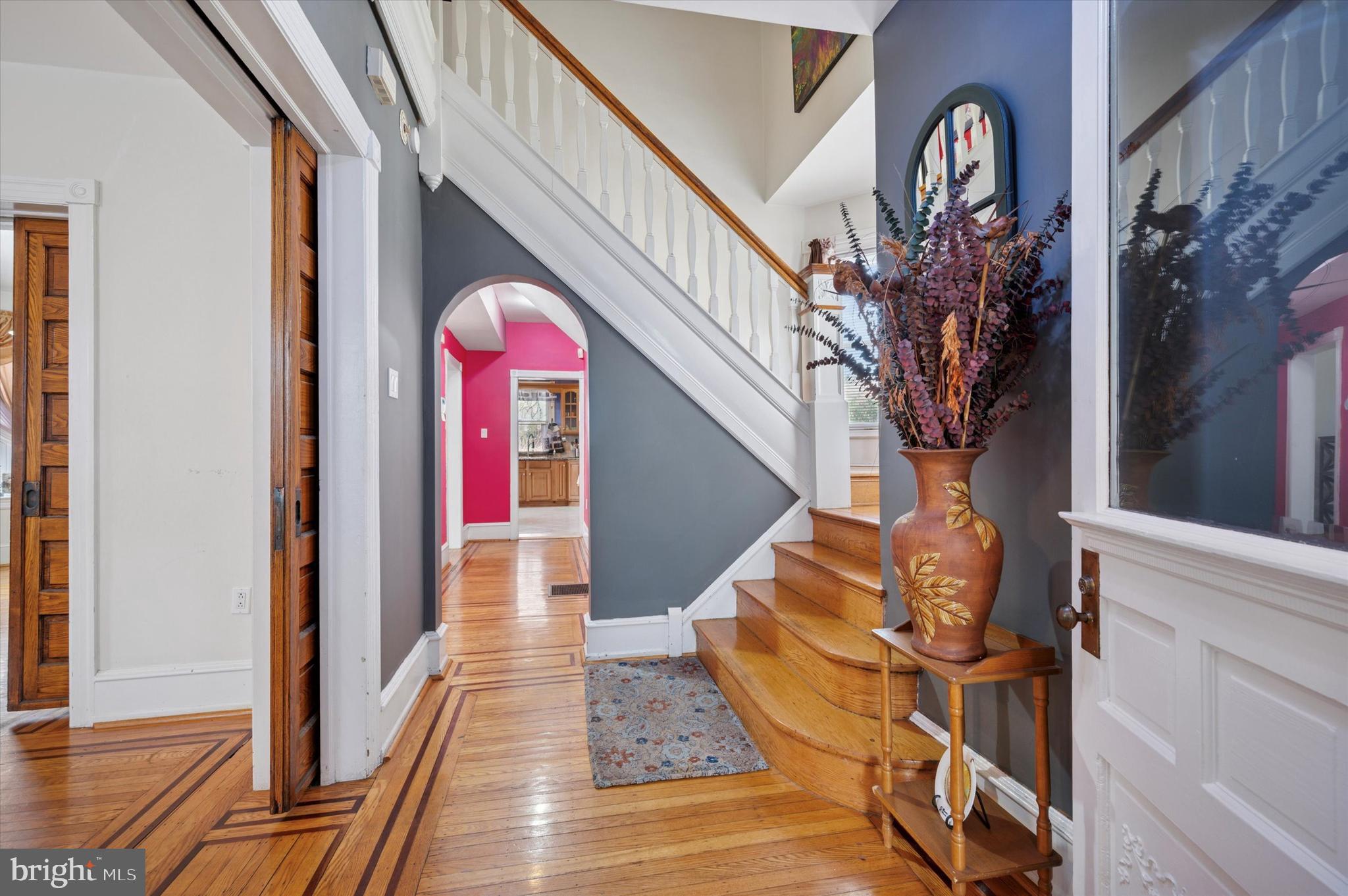 EAST OAK LANE - Residential