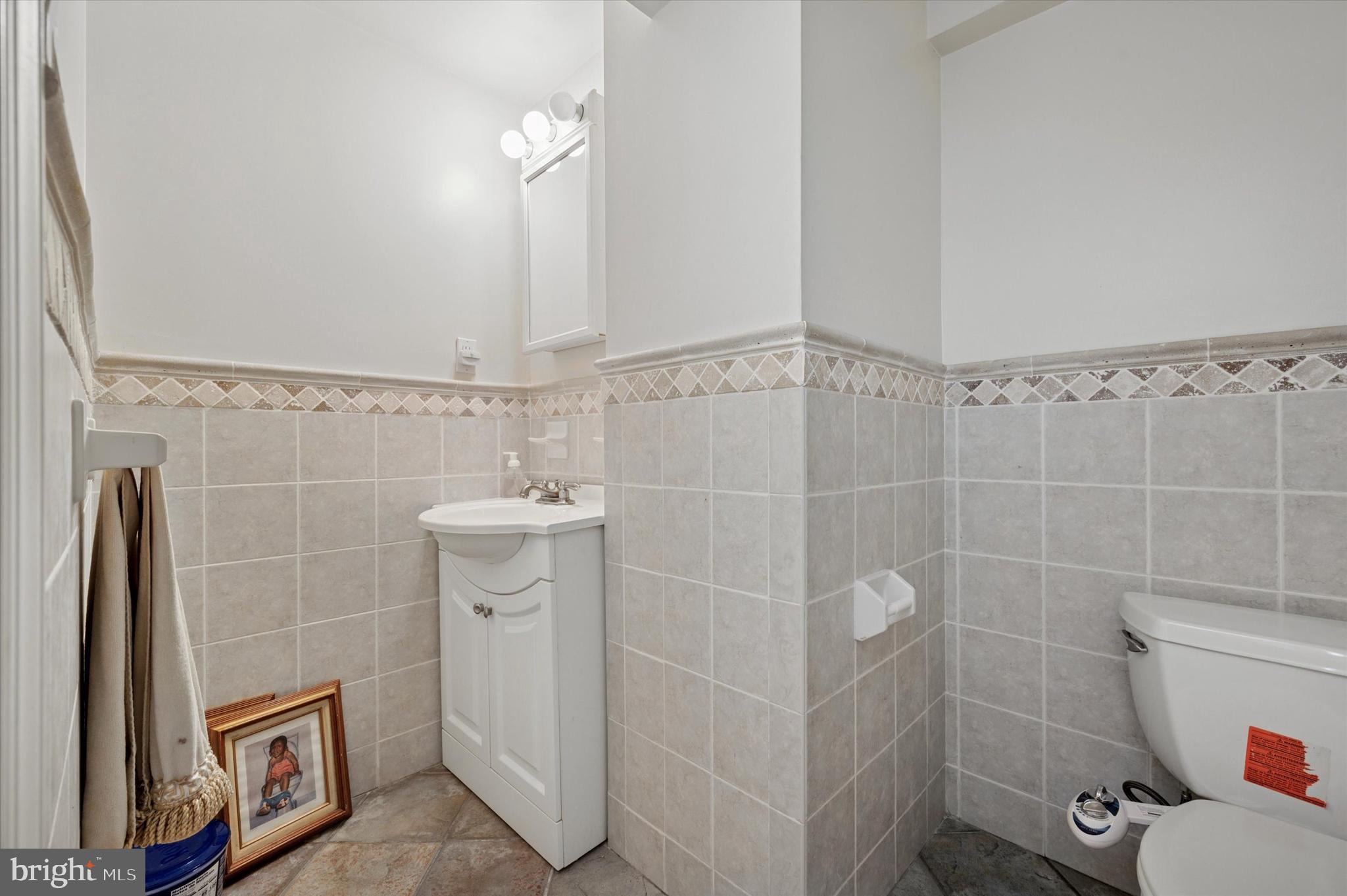 EAST OAK LANE - Residential