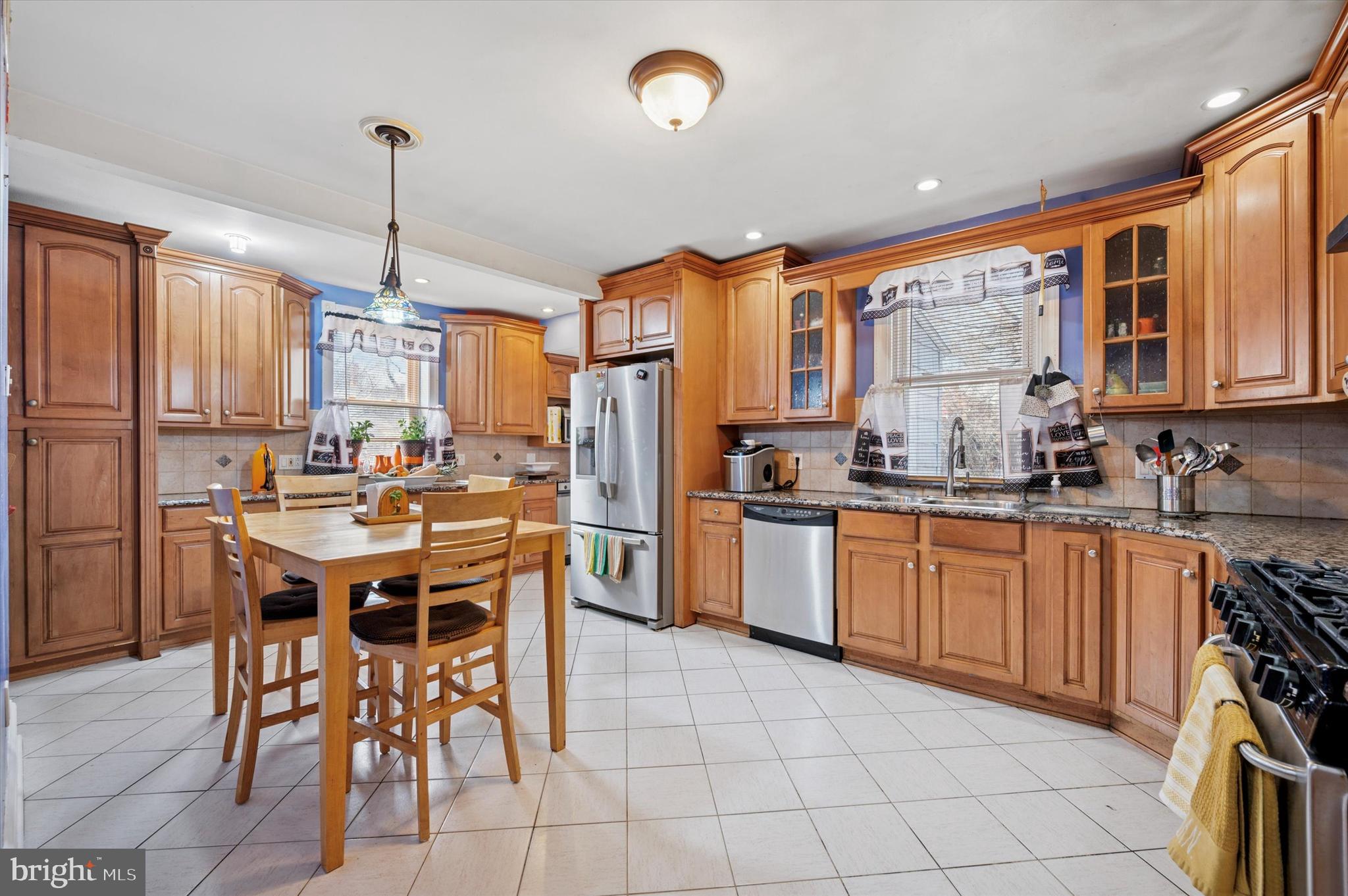 EAST OAK LANE - Residential