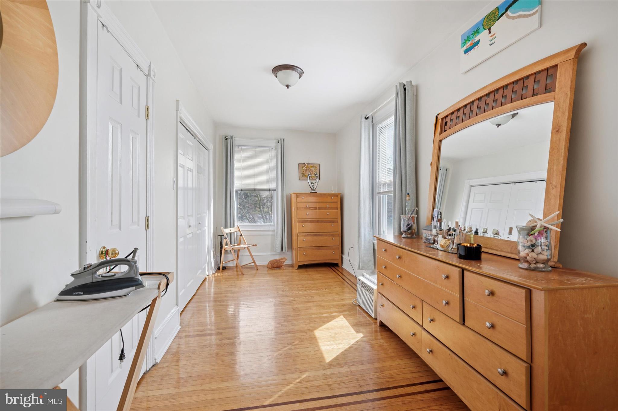 EAST OAK LANE - Residential