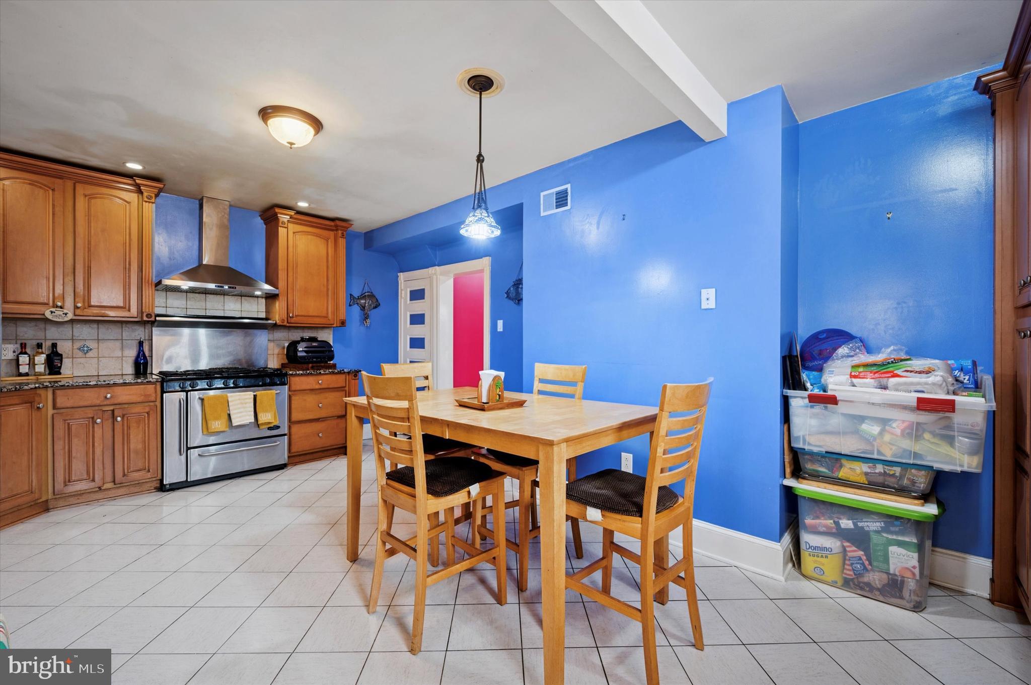 EAST OAK LANE - Residential