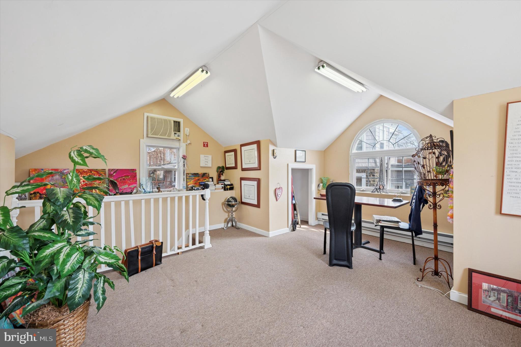 EAST OAK LANE - Residential