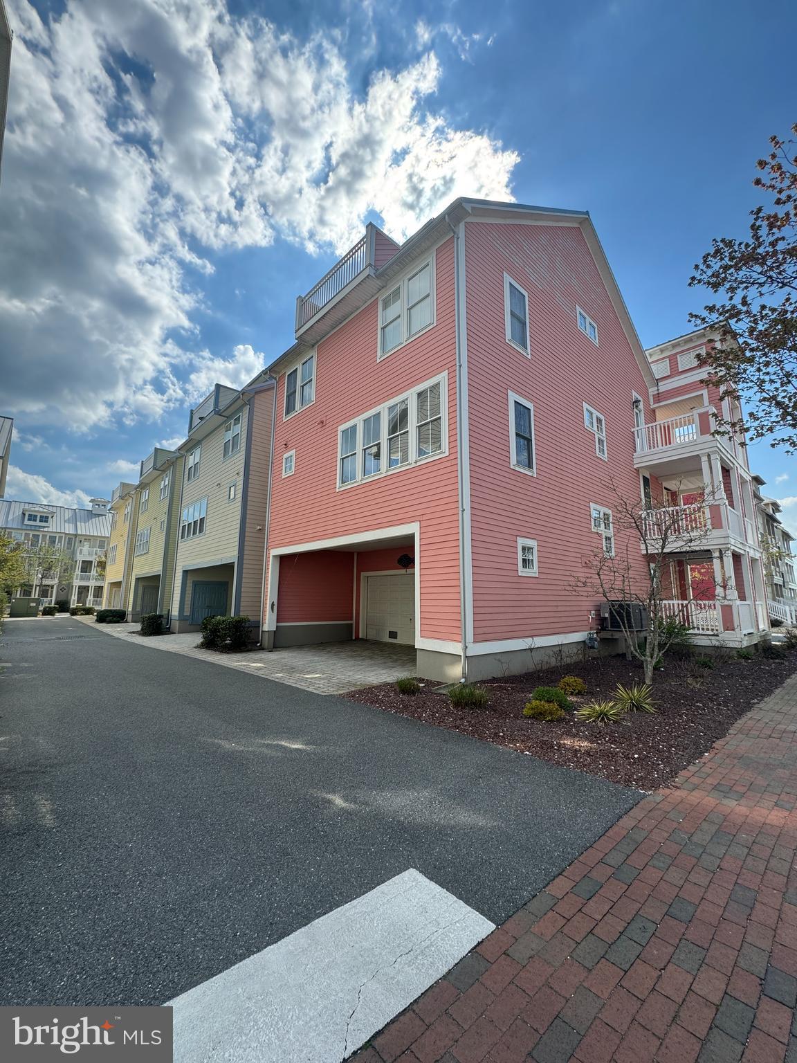 SUNSET ISLAND - Residential