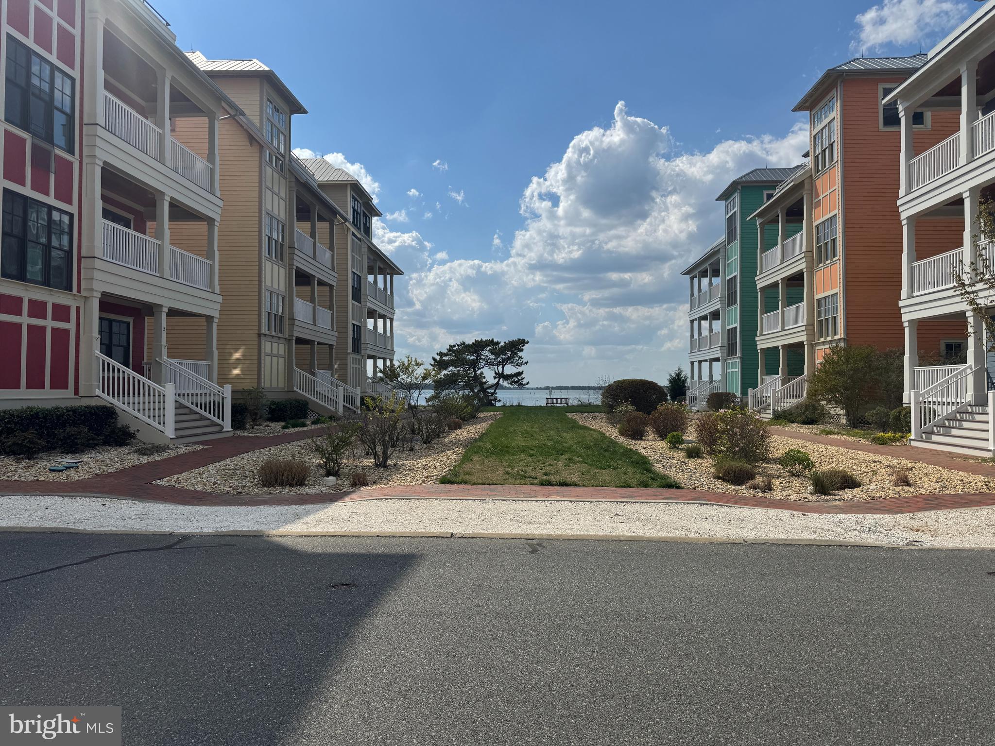 SUNSET ISLAND - Residential