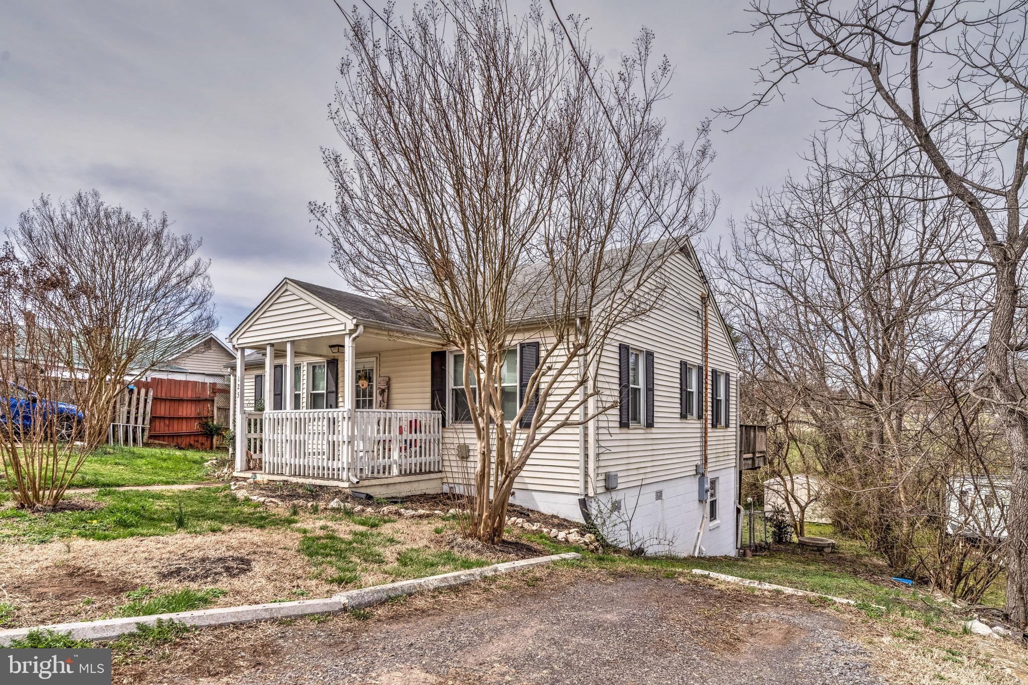FAIRVIEW VILLAGE - Residential