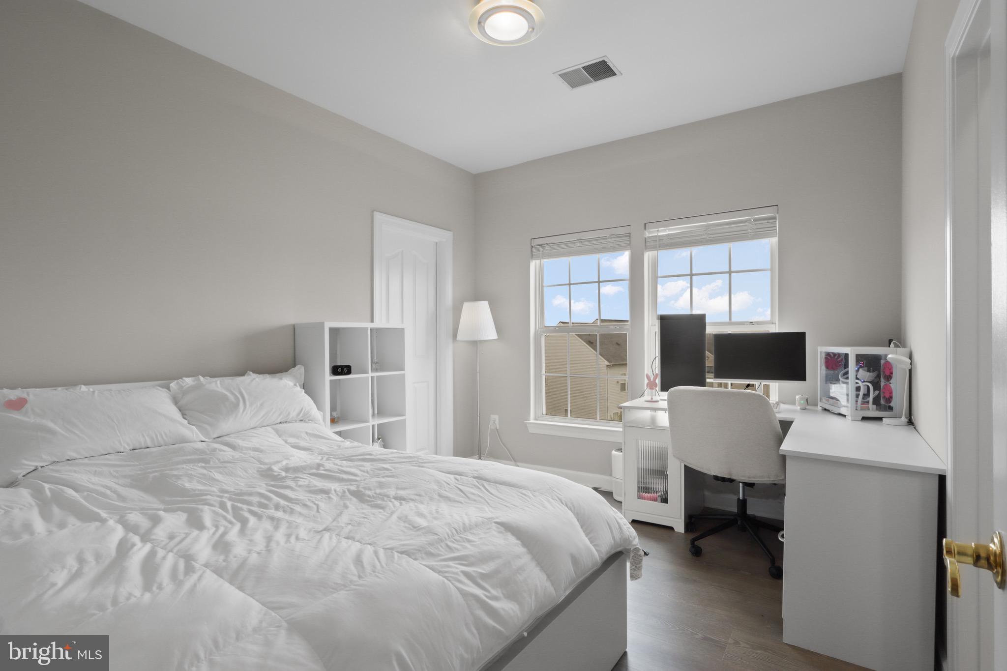 POTOMAC OAKS - Residential
