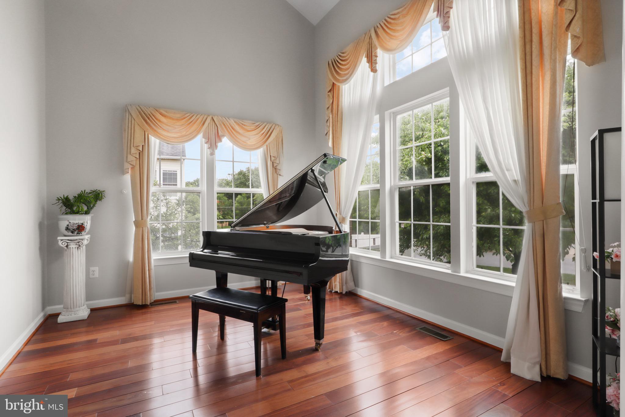 POTOMAC OAKS - Residential