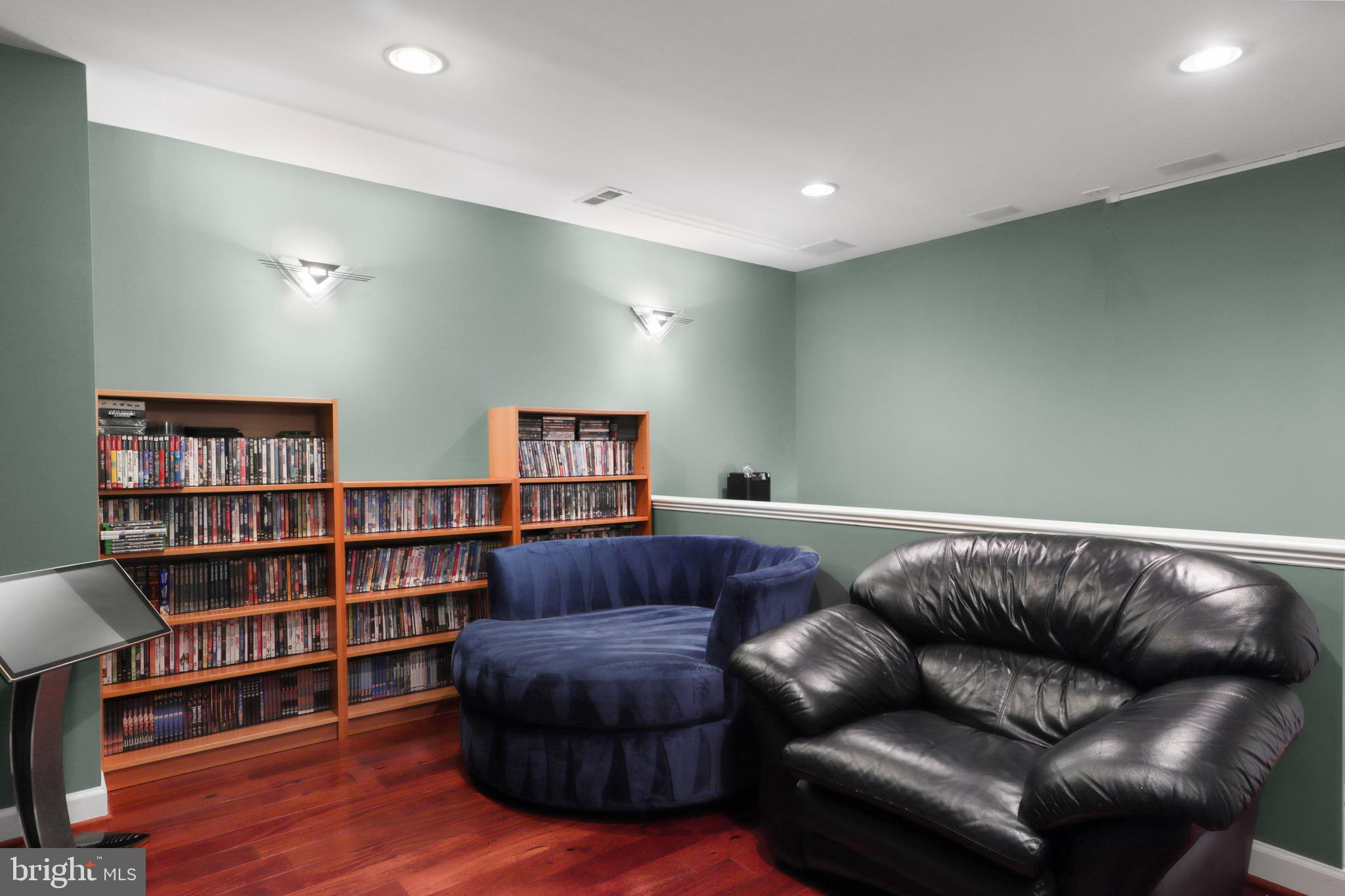 POTOMAC OAKS - Residential