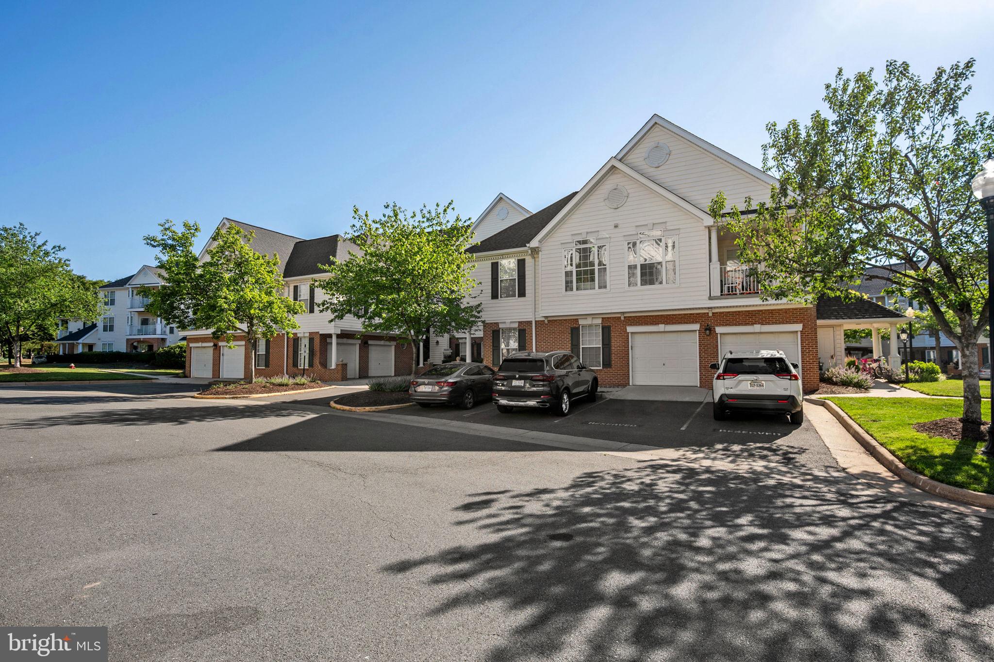 LAKESIDE AT SOUTH RIDING - Residential