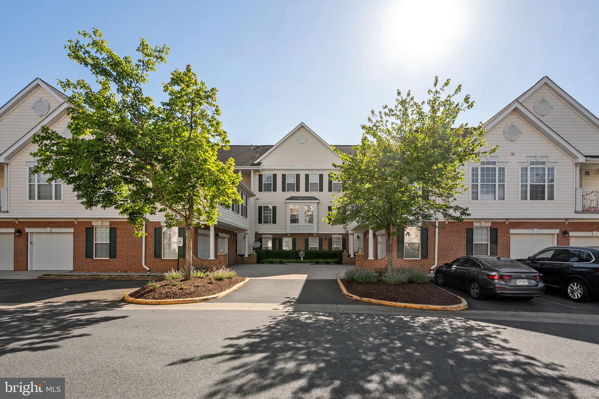 LAKESIDE AT SOUTH RIDING - Residential