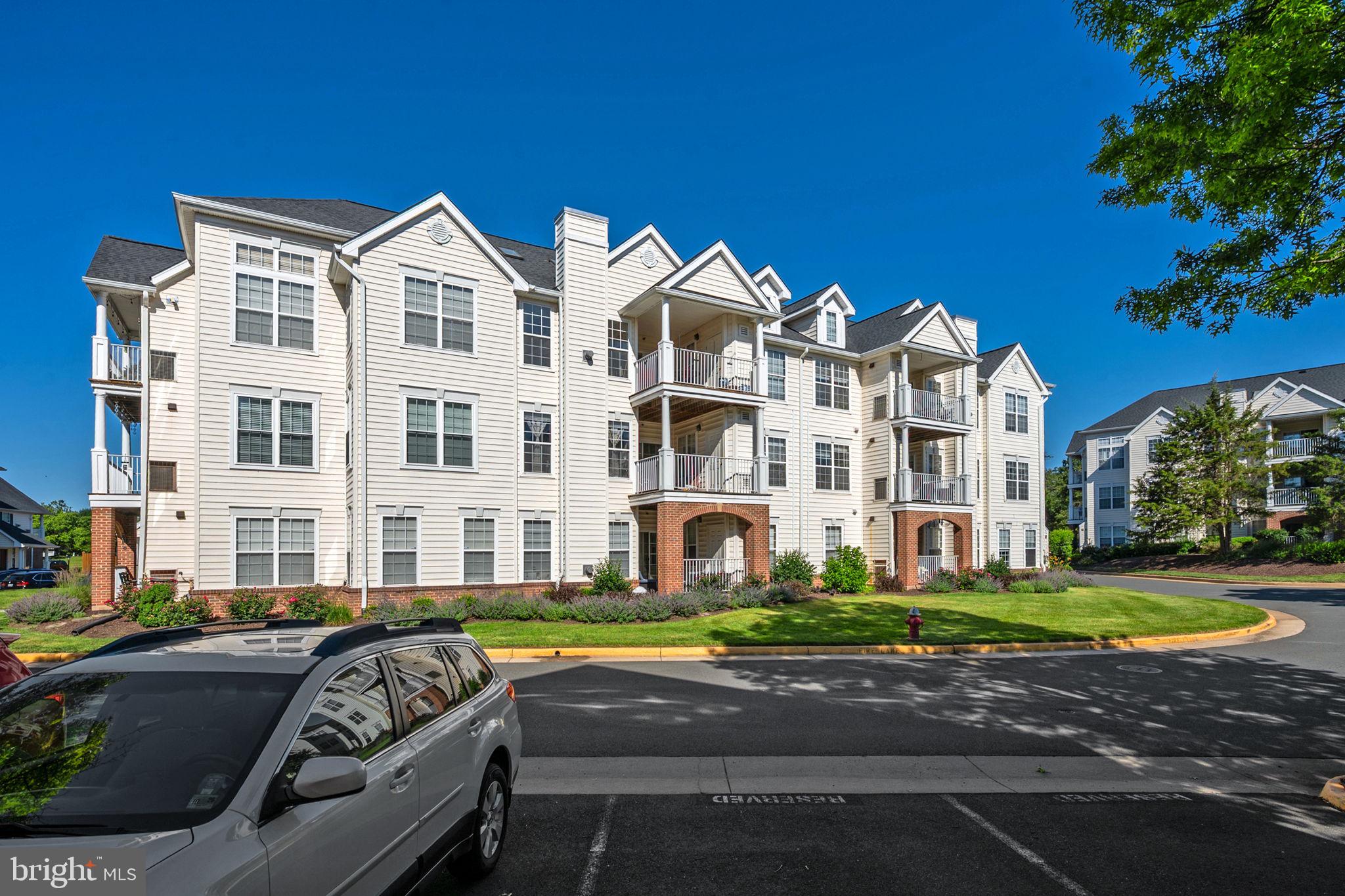 LAKESIDE AT SOUTH RIDING - Residential