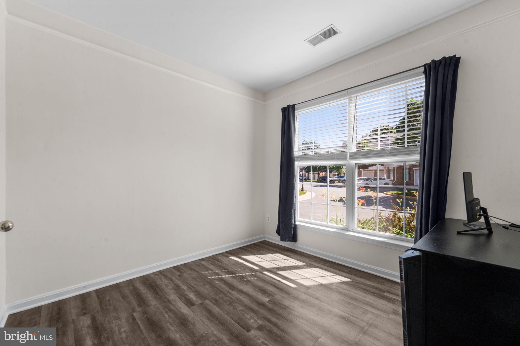 LAKESIDE AT SOUTH RIDING - Residential