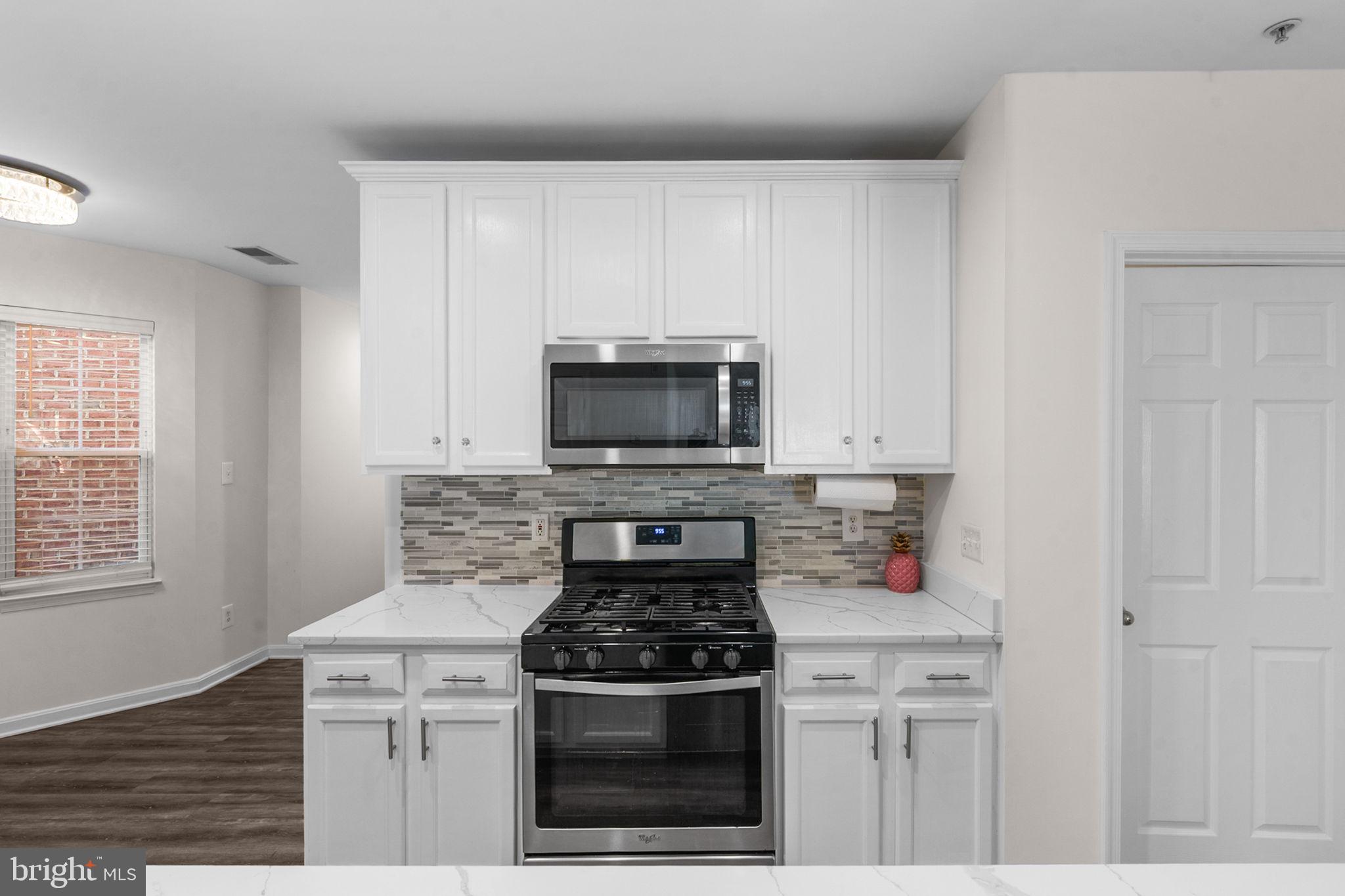 LAKESIDE AT SOUTH RIDING - Residential