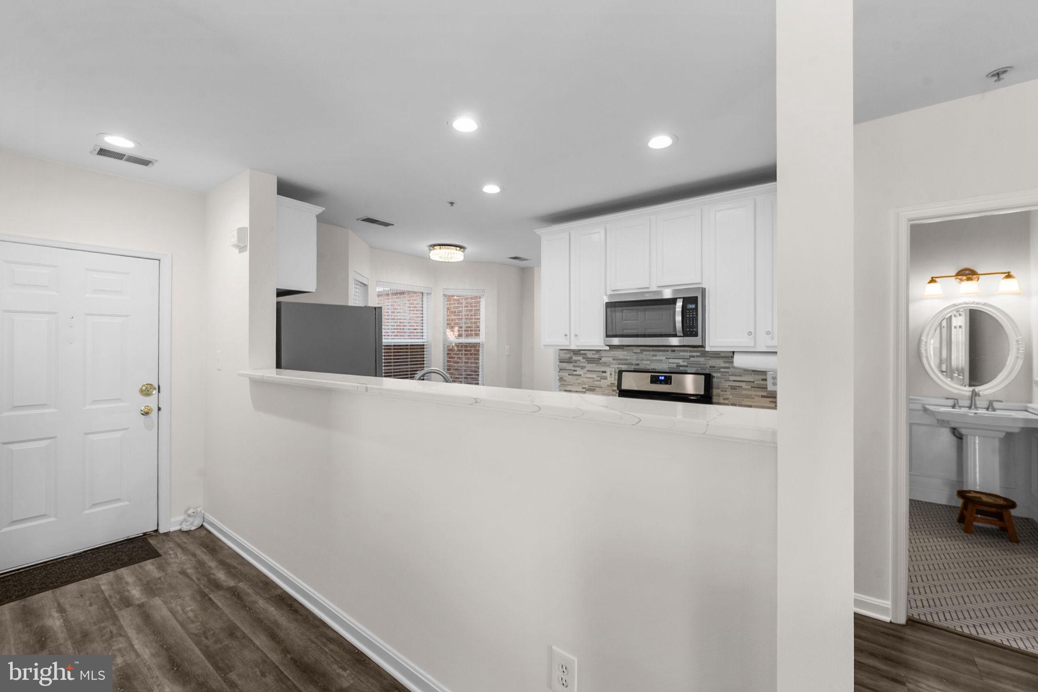 LAKESIDE AT SOUTH RIDING - Residential