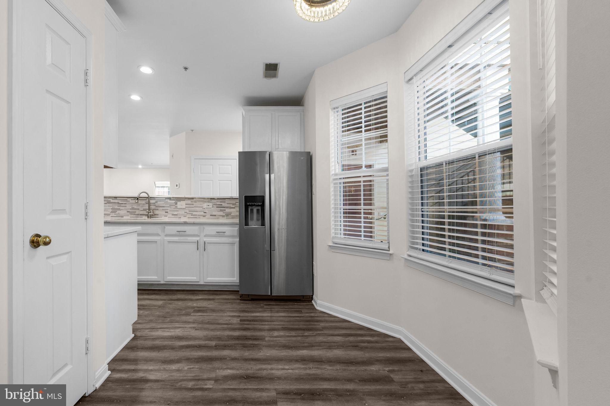 LAKESIDE AT SOUTH RIDING - Residential