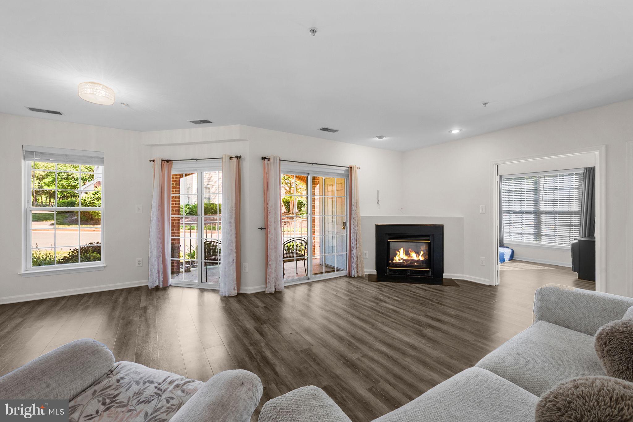 LAKESIDE AT SOUTH RIDING - Residential