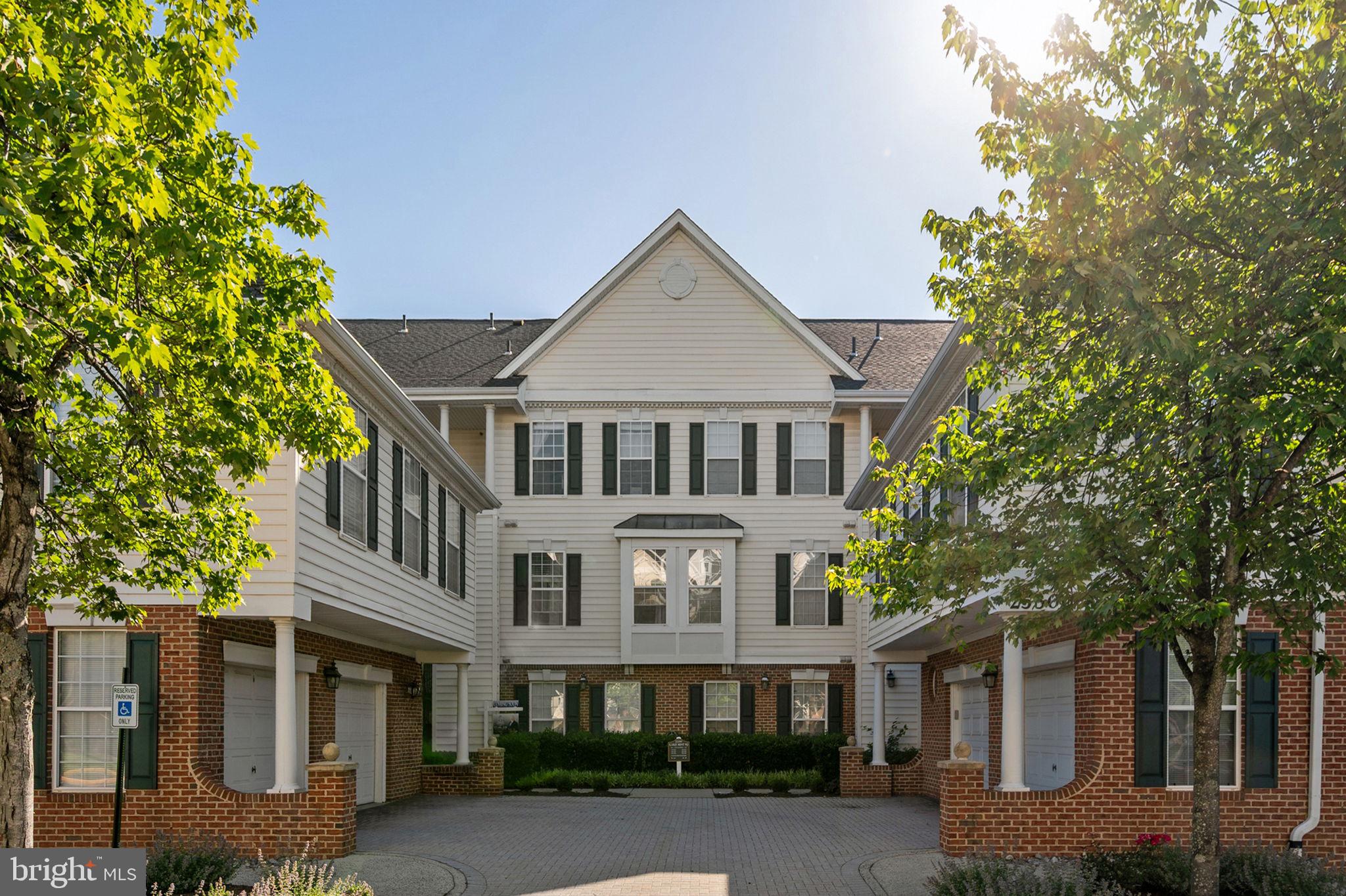 LAKESIDE AT SOUTH RIDING - Residential