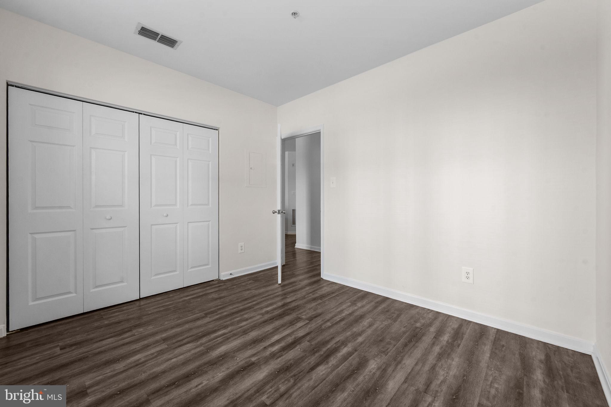 LAKESIDE AT SOUTH RIDING - Residential