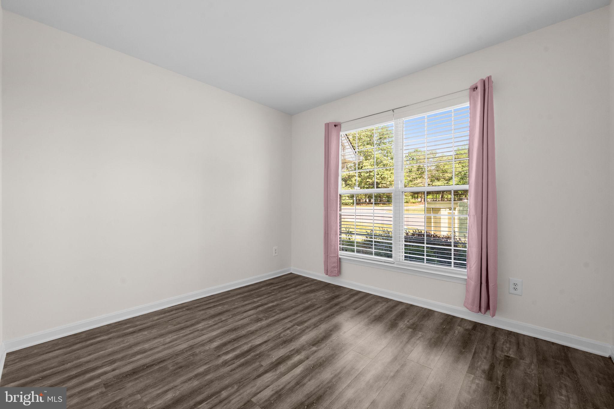 LAKESIDE AT SOUTH RIDING - Residential