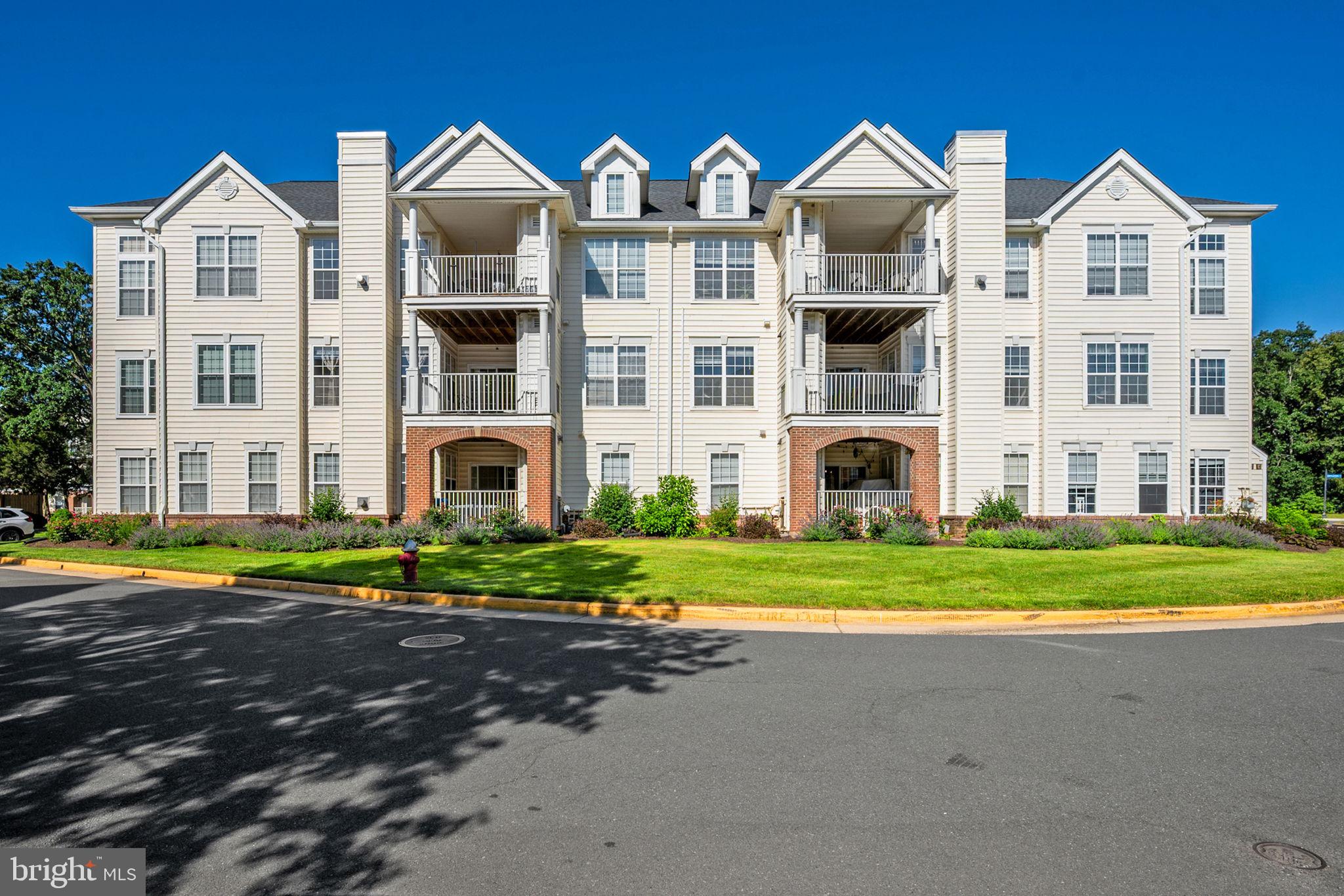 LAKESIDE AT SOUTH RIDING - Residential