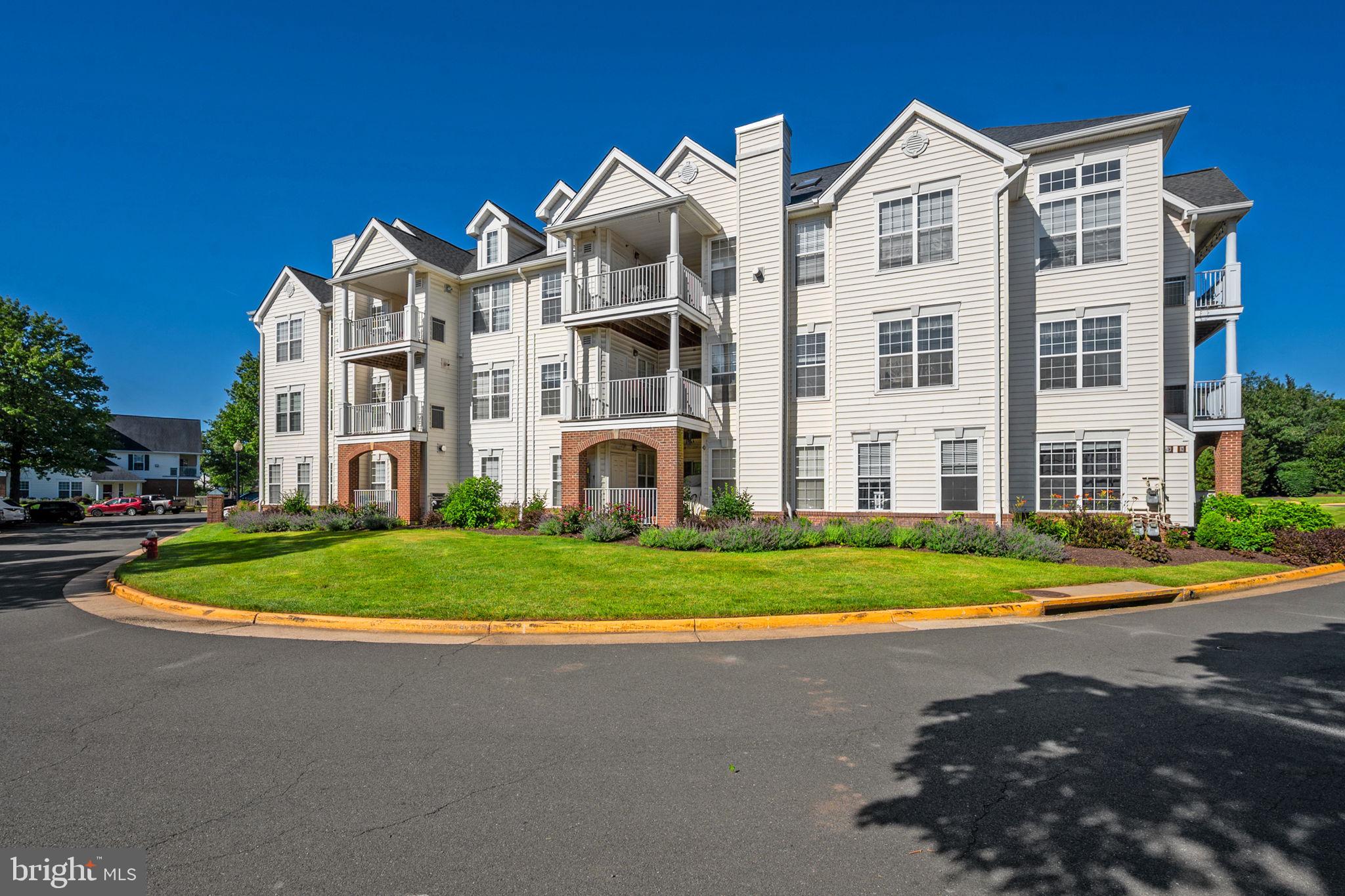 LAKESIDE AT SOUTH RIDING - Residential
