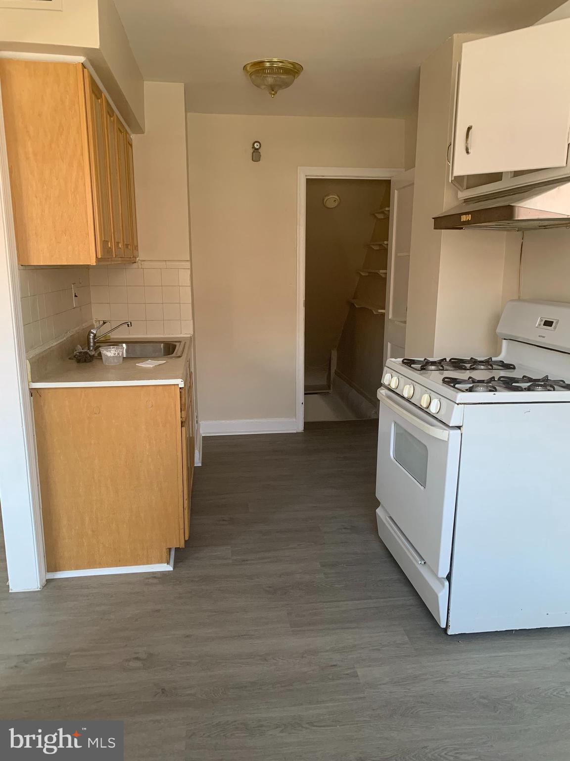 OXFORD CIRCLE - Residential