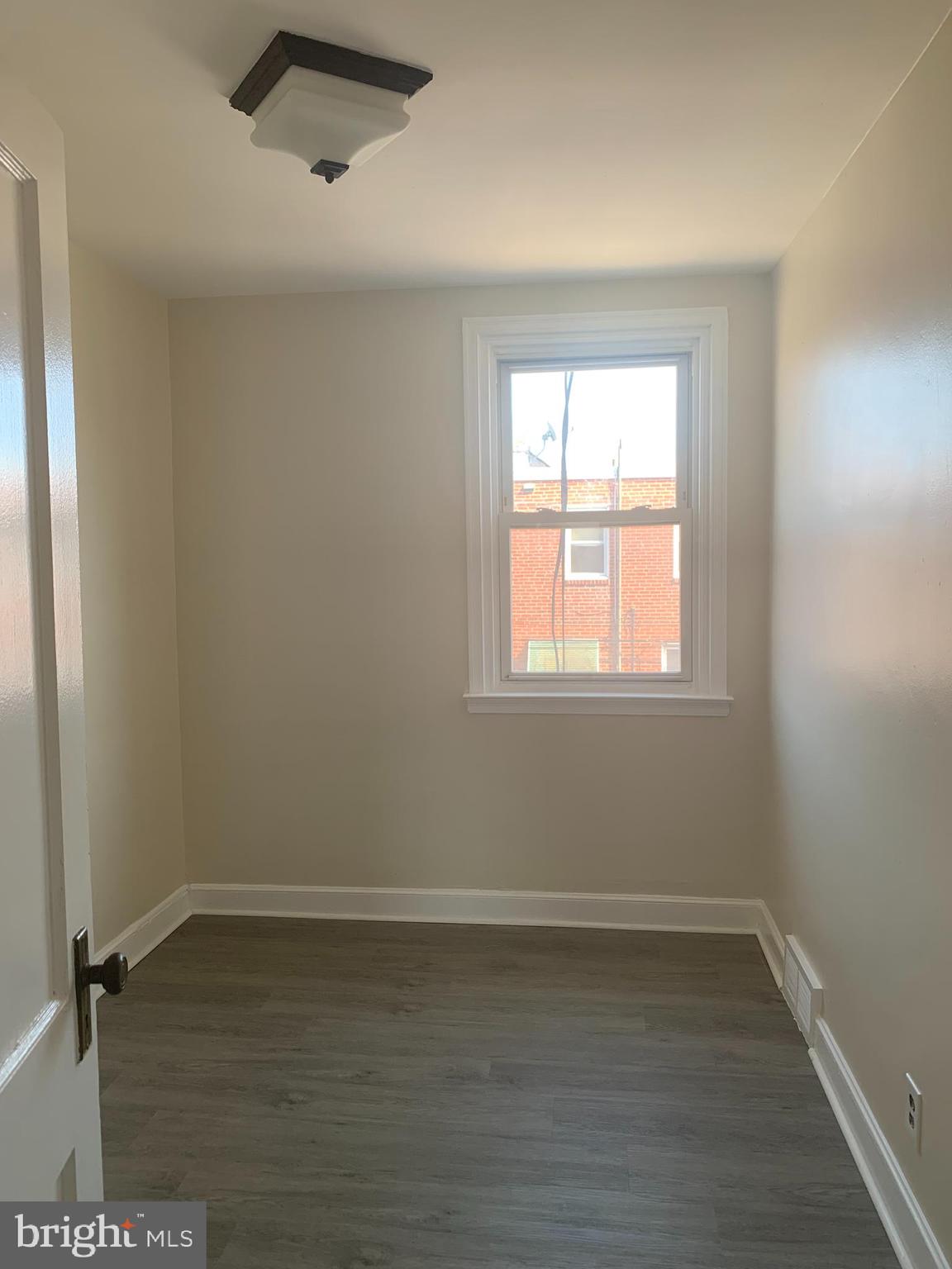 OXFORD CIRCLE - Residential