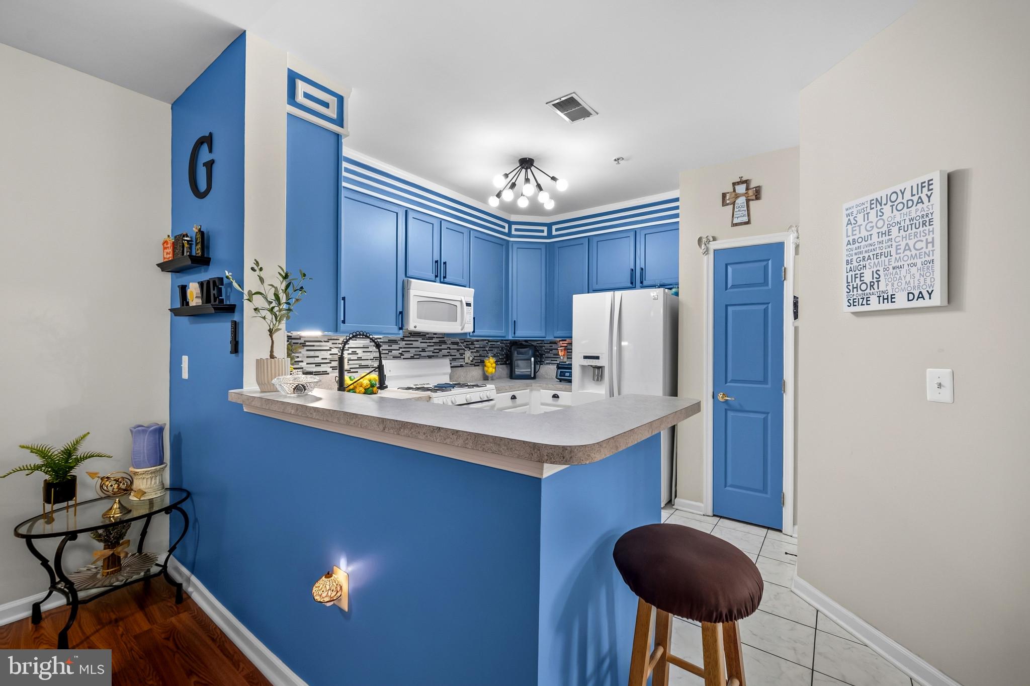 THE ADDISON AT ST PAUL - Residential