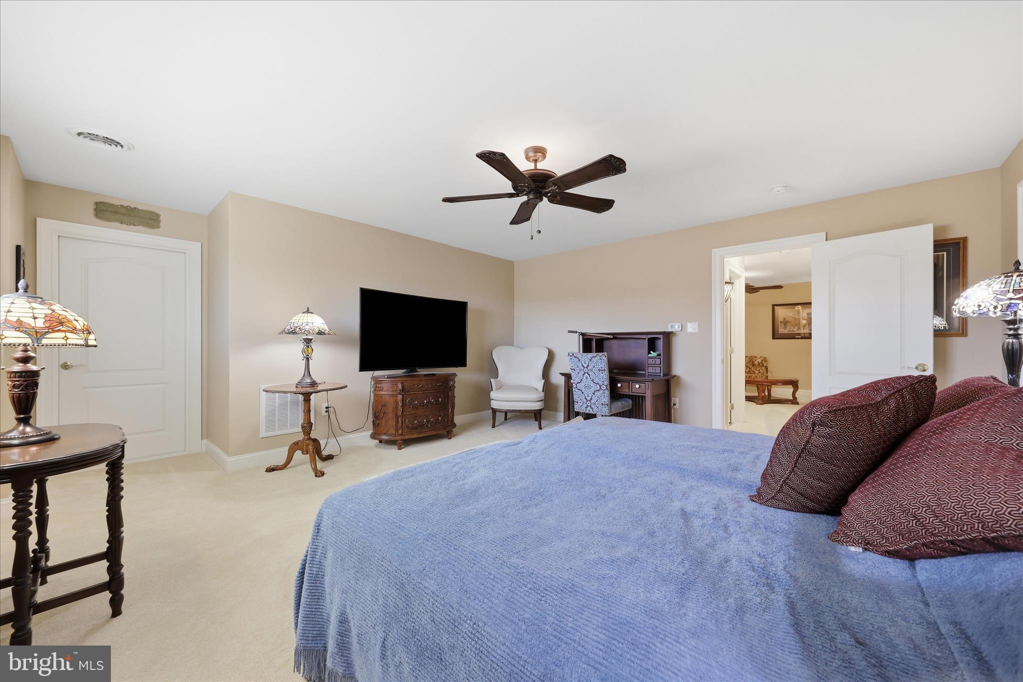 EMERALD POINTE - Residential