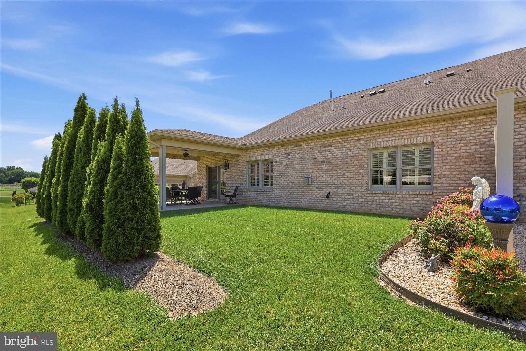 EMERALD POINTE - Residential