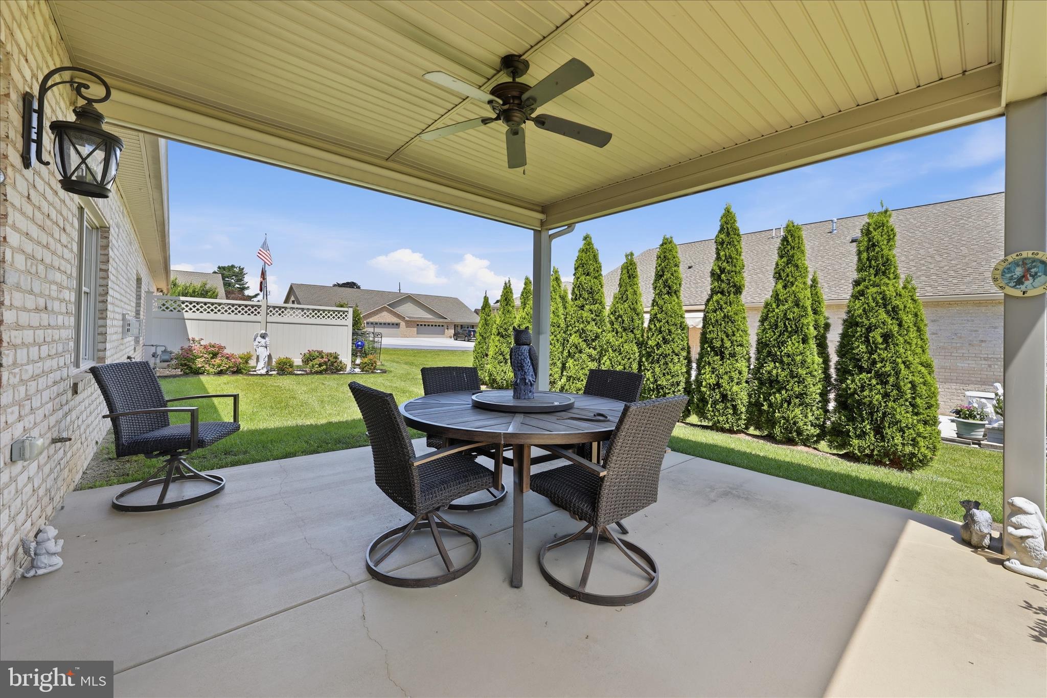 EMERALD POINTE - Residential