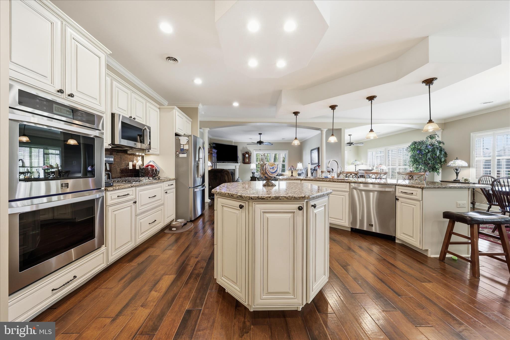 EMERALD POINTE - Residential
