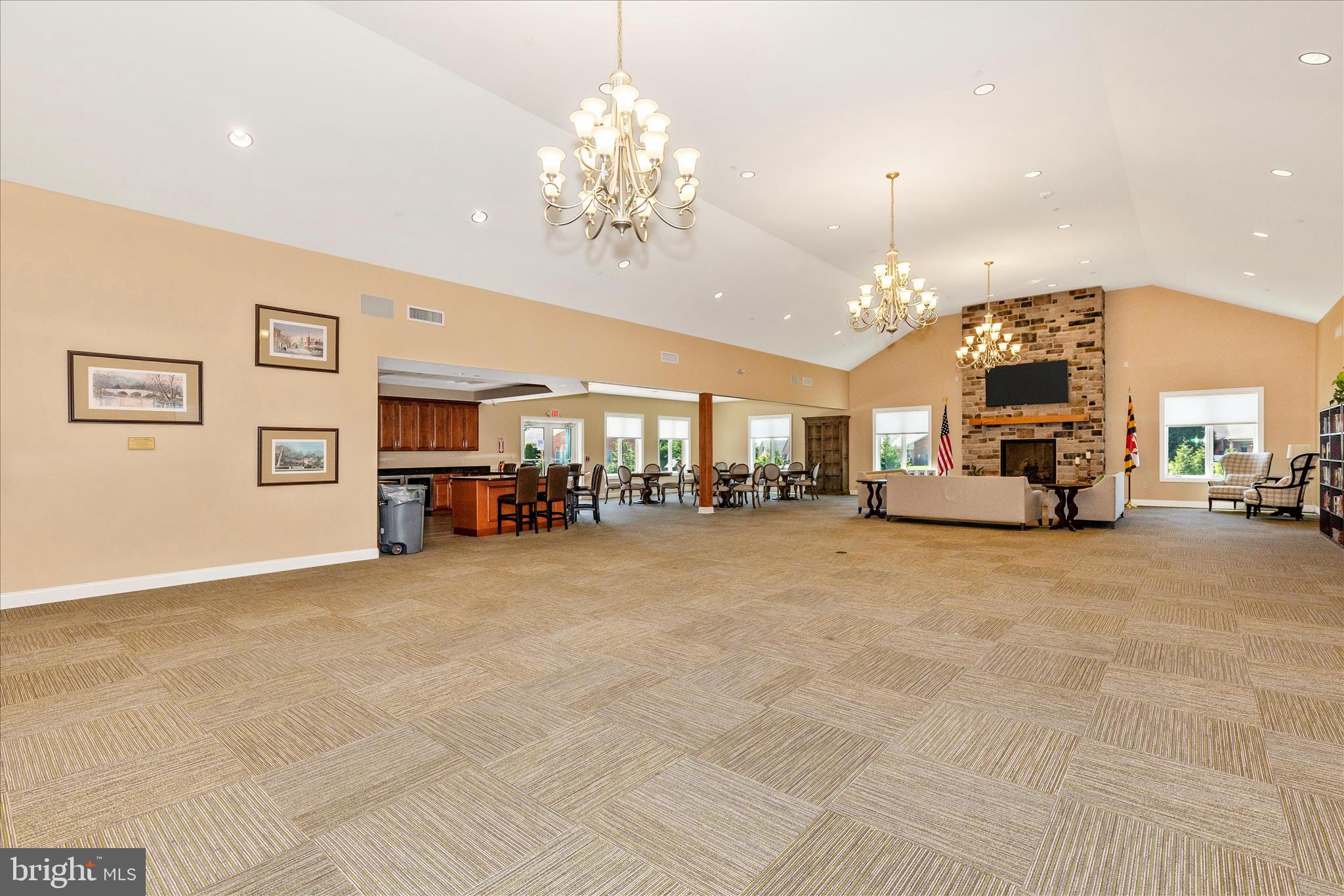 EMERALD POINTE - Residential