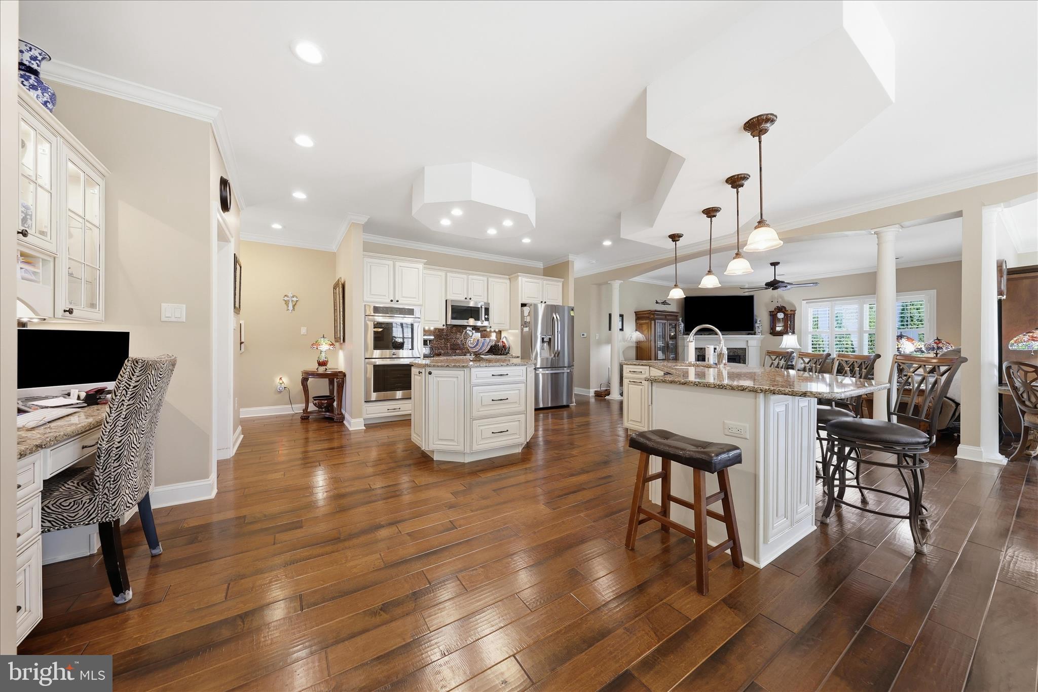 EMERALD POINTE - Residential