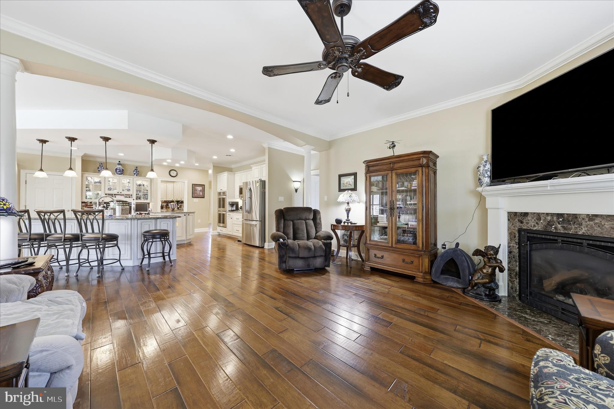 EMERALD POINTE - Residential