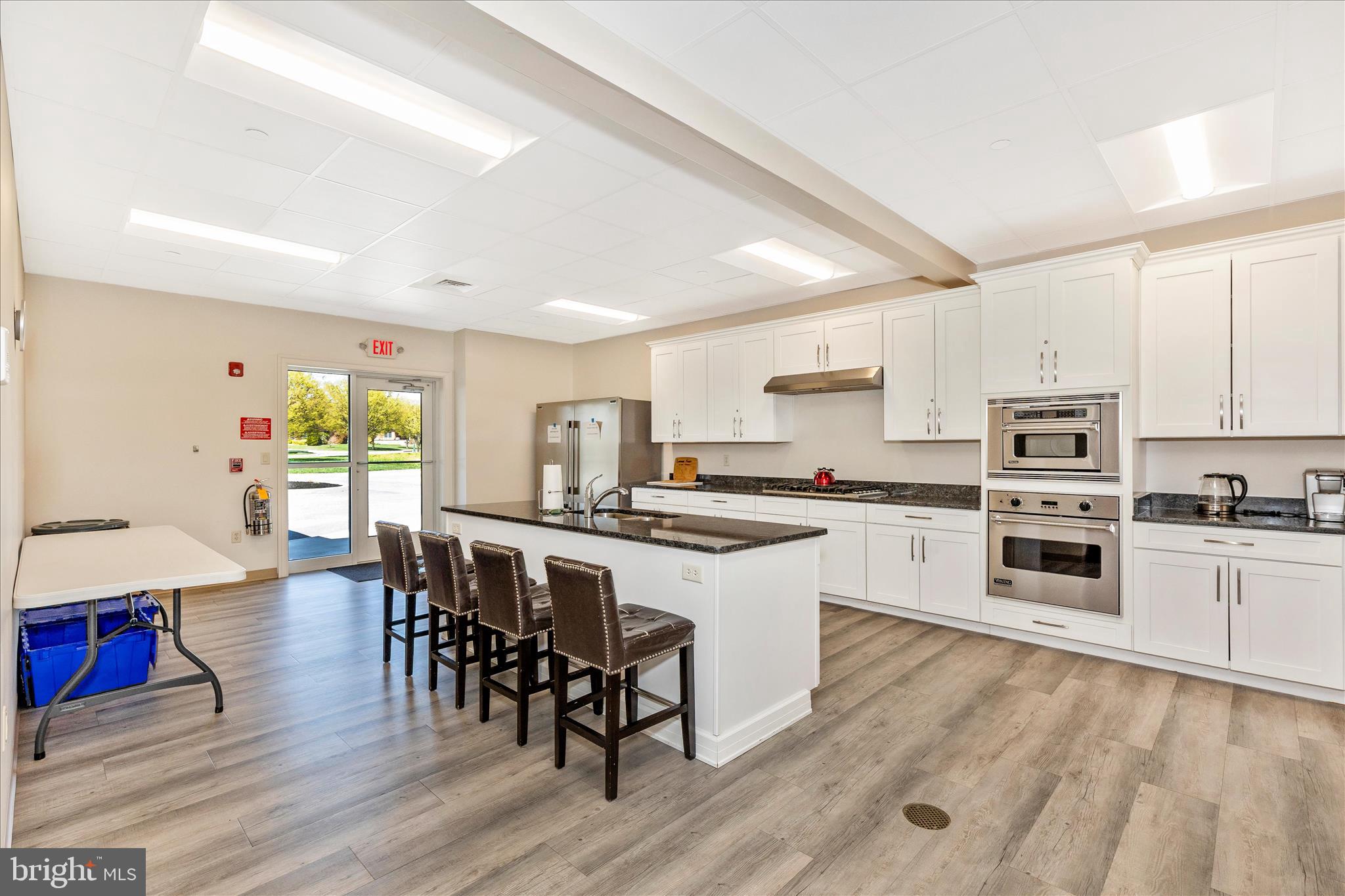 EMERALD POINTE - Residential