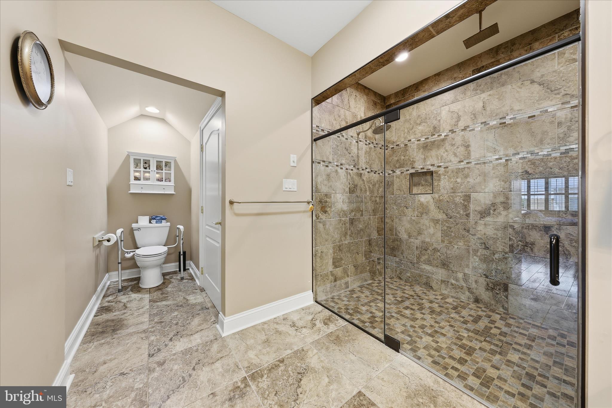 EMERALD POINTE - Residential