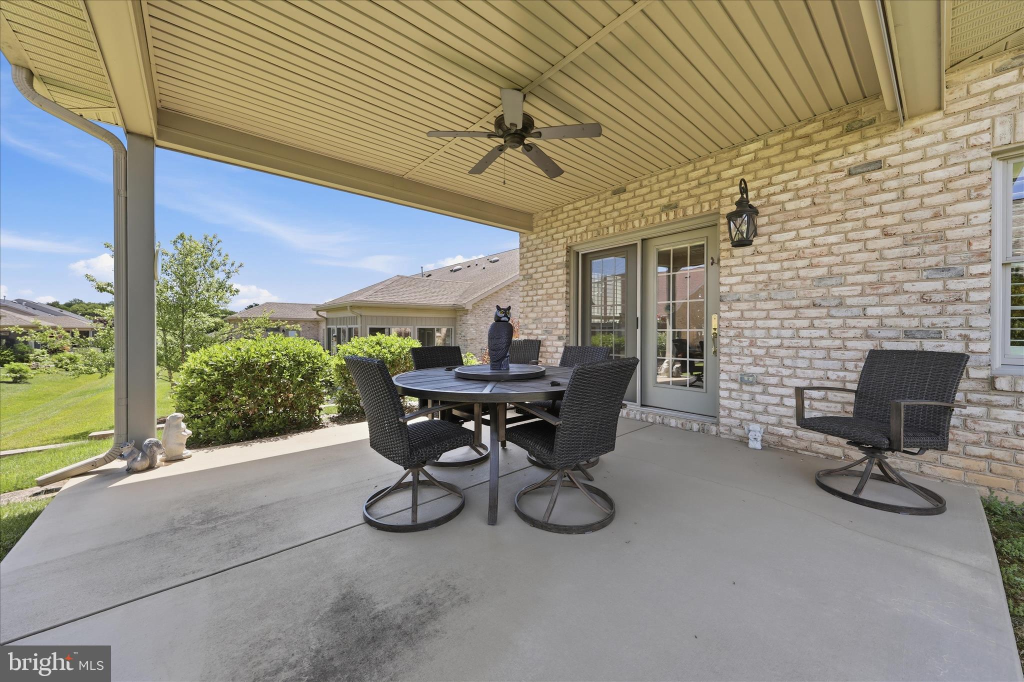 EMERALD POINTE - Residential