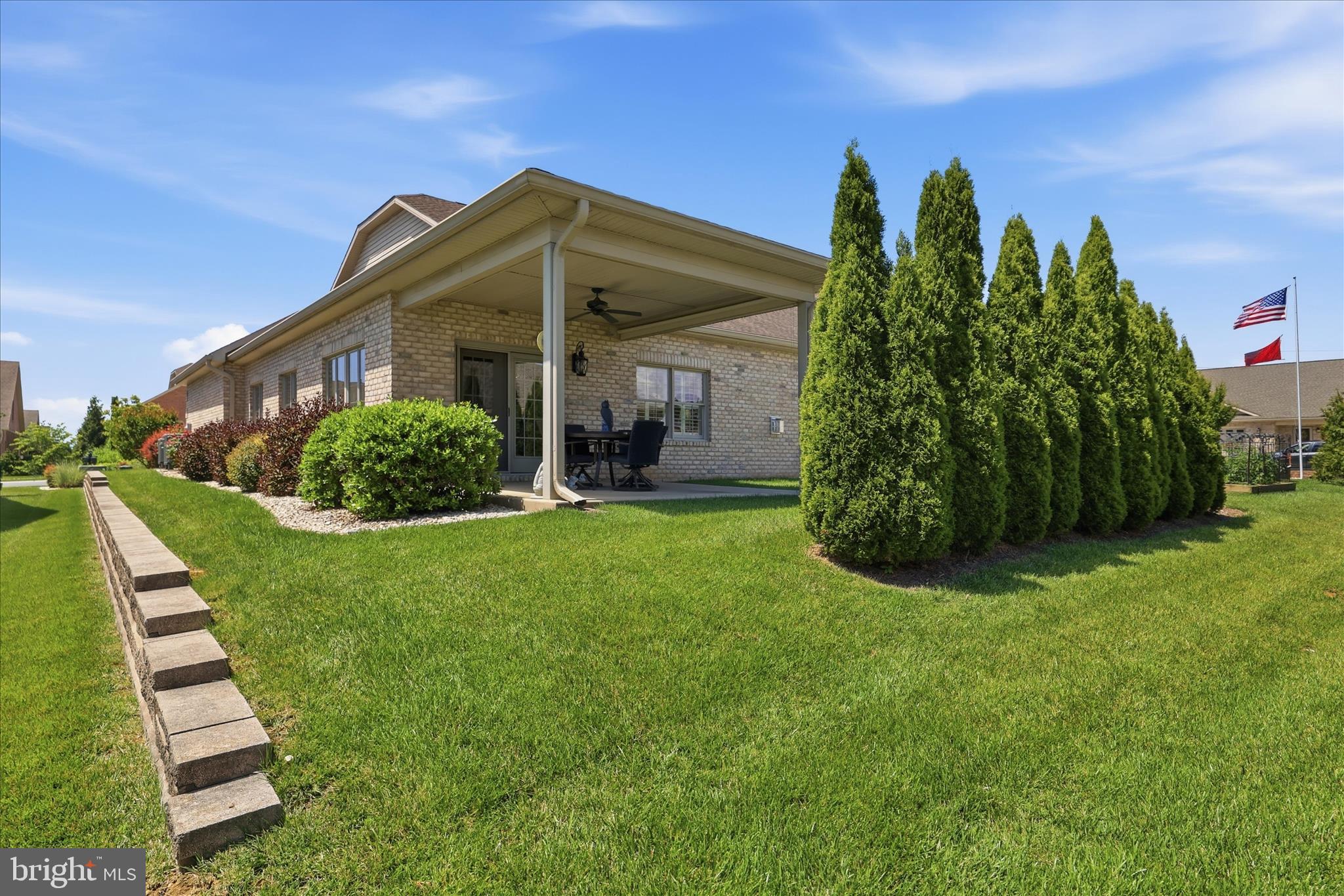 EMERALD POINTE - Residential