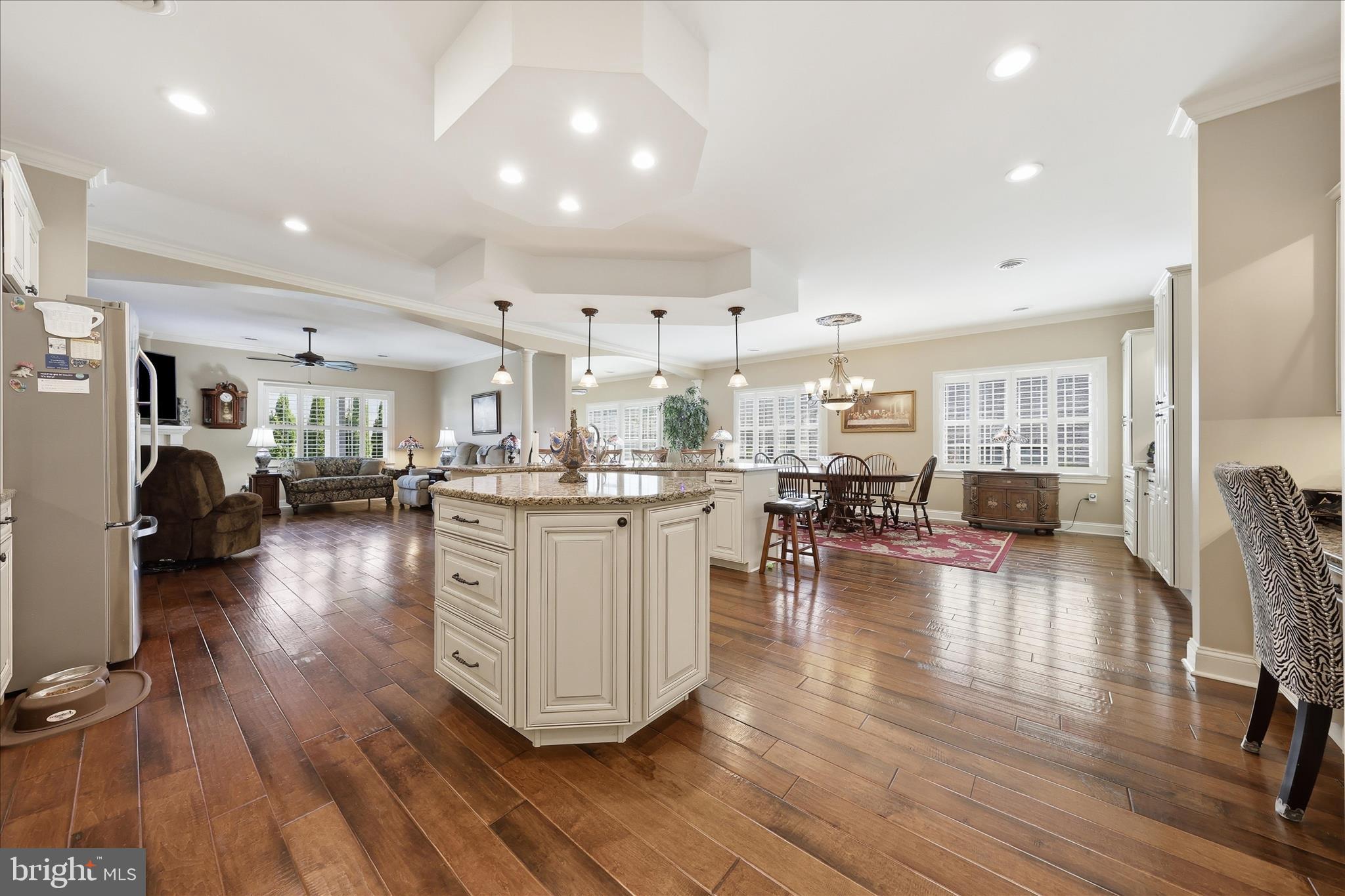 EMERALD POINTE - Residential