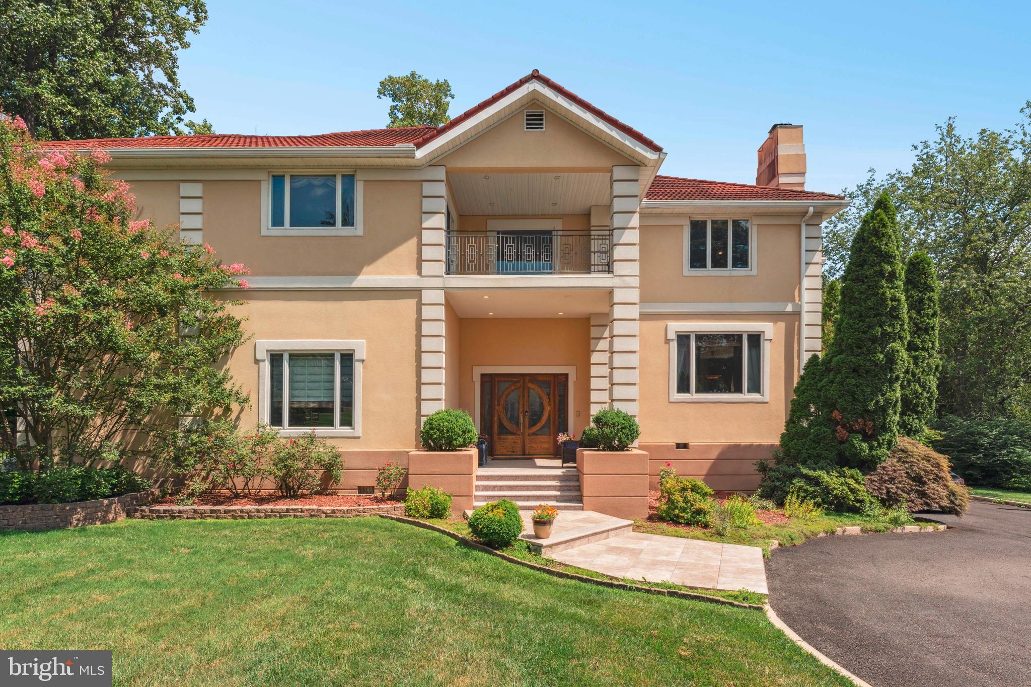 HUNTINGDON VALLEY - Residential