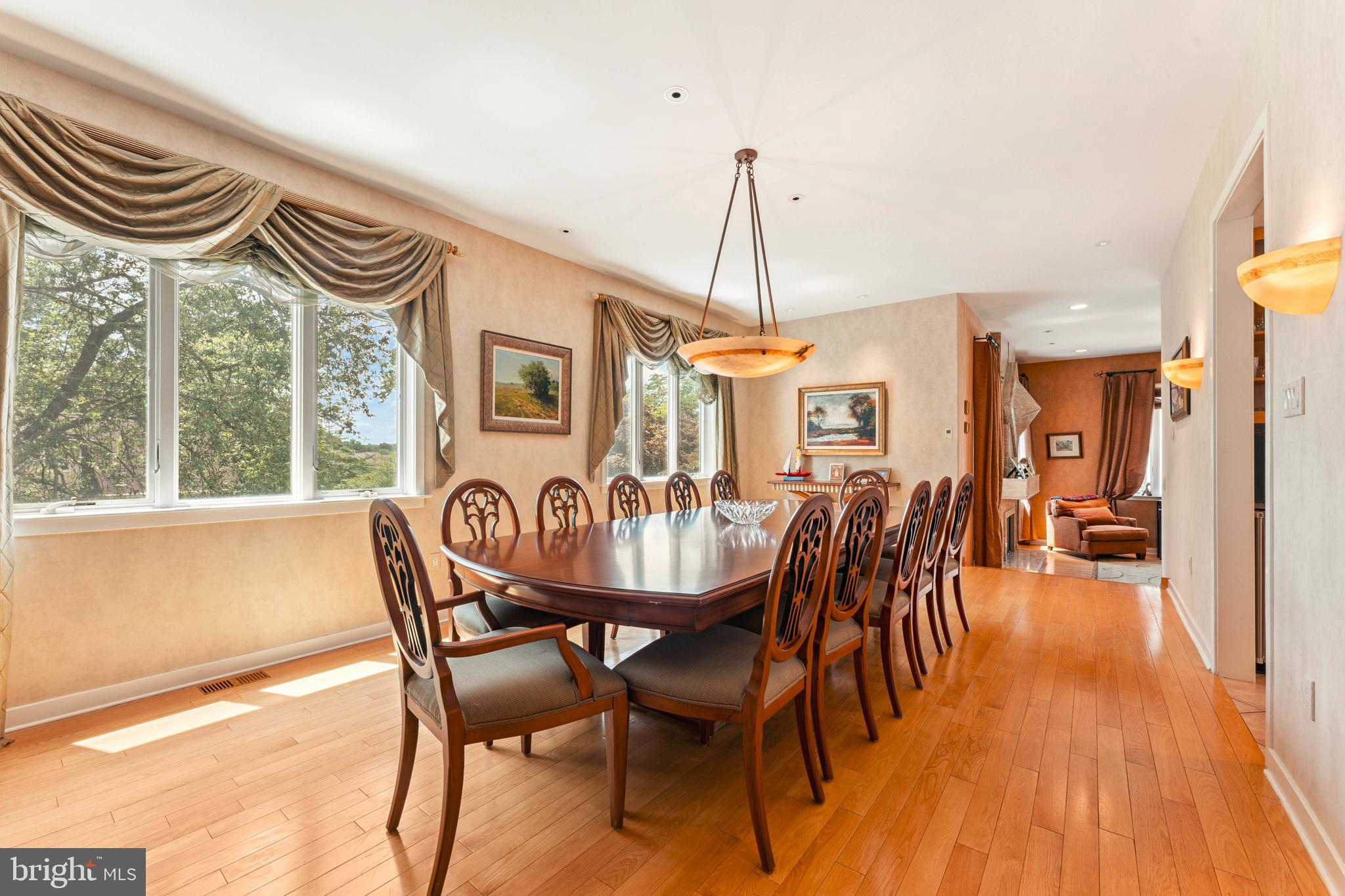 HUNTINGDON VALLEY - Residential
